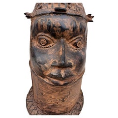 Gran busto de bronce fundido patinado de Benín