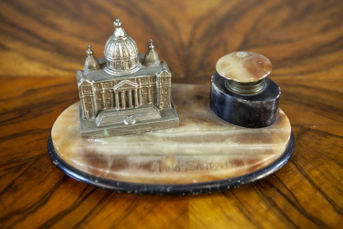 European Memorial Marble Inkwell from the Early 20th Century For Sale