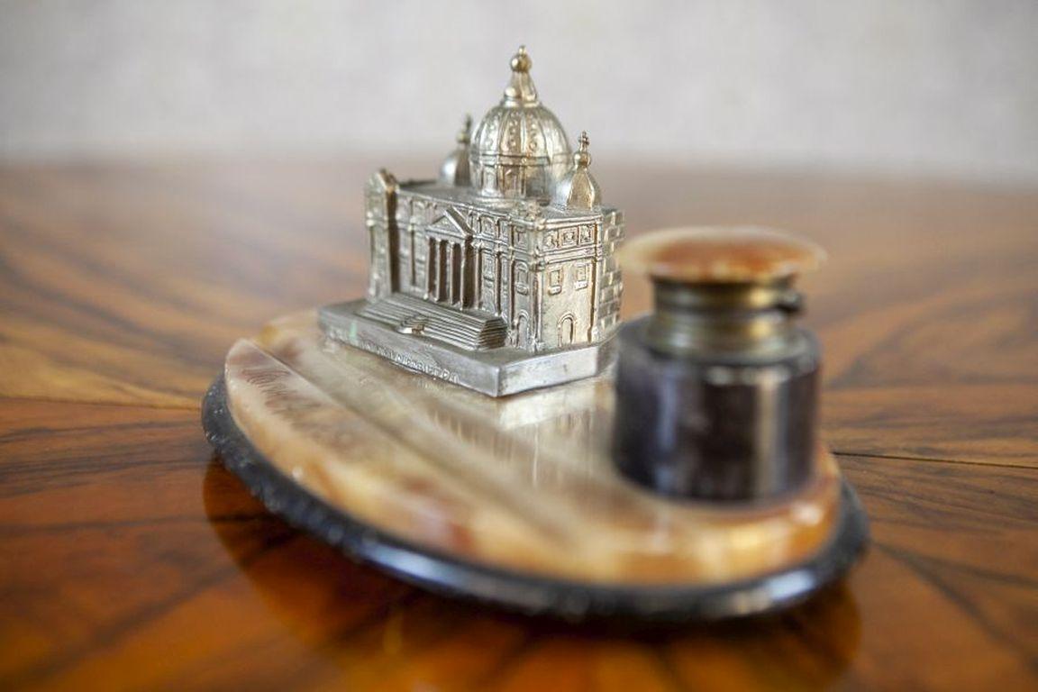 Memorial Marble Inkwell from the Early 20th Century In Good Condition For Sale In Opole, PL