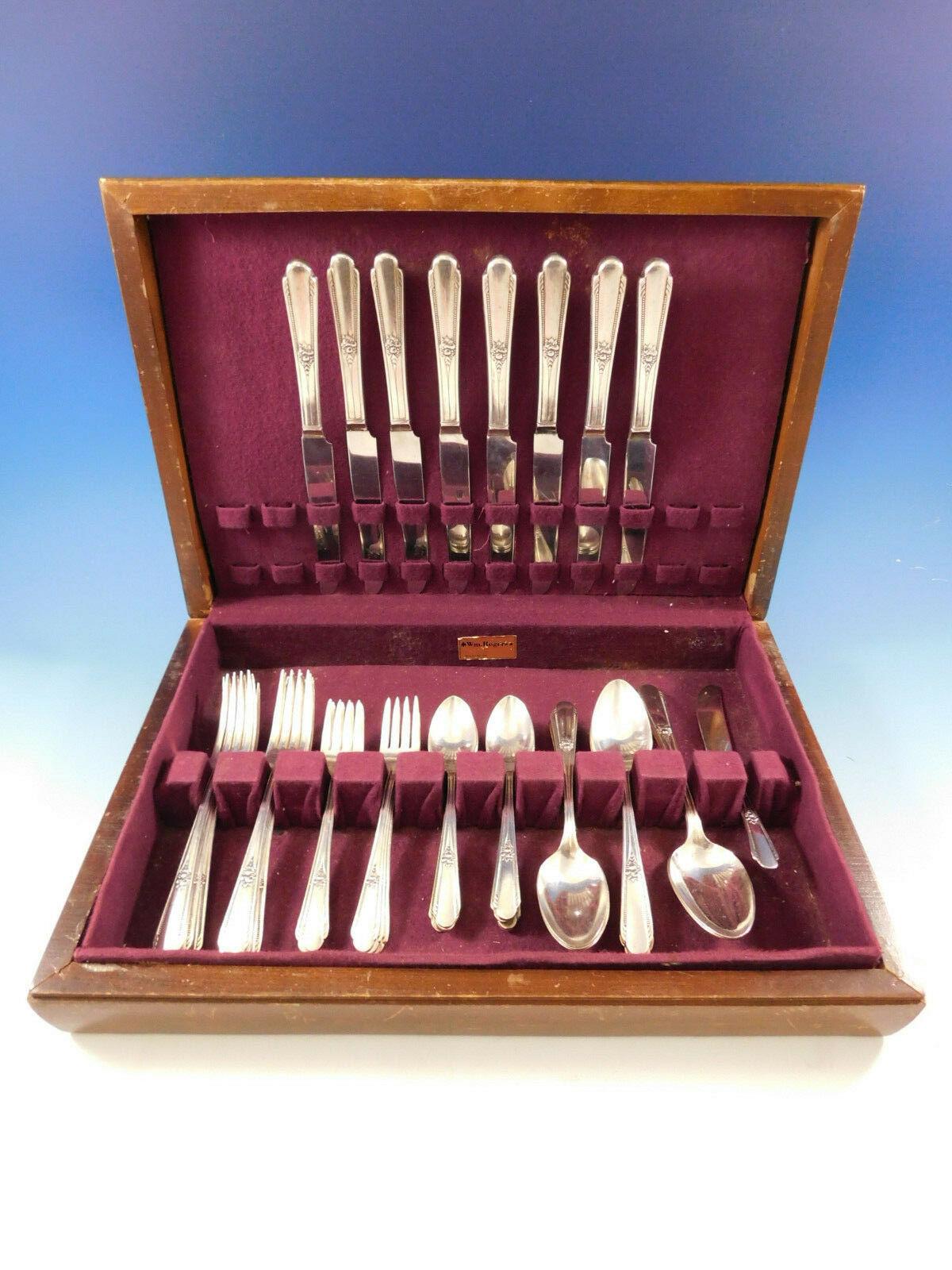 Memory AKA Hiawatha by Wm. Rogers 1931 silver plate flatware set of 43 pieces. This set includes:

8 knives, 9 1/8