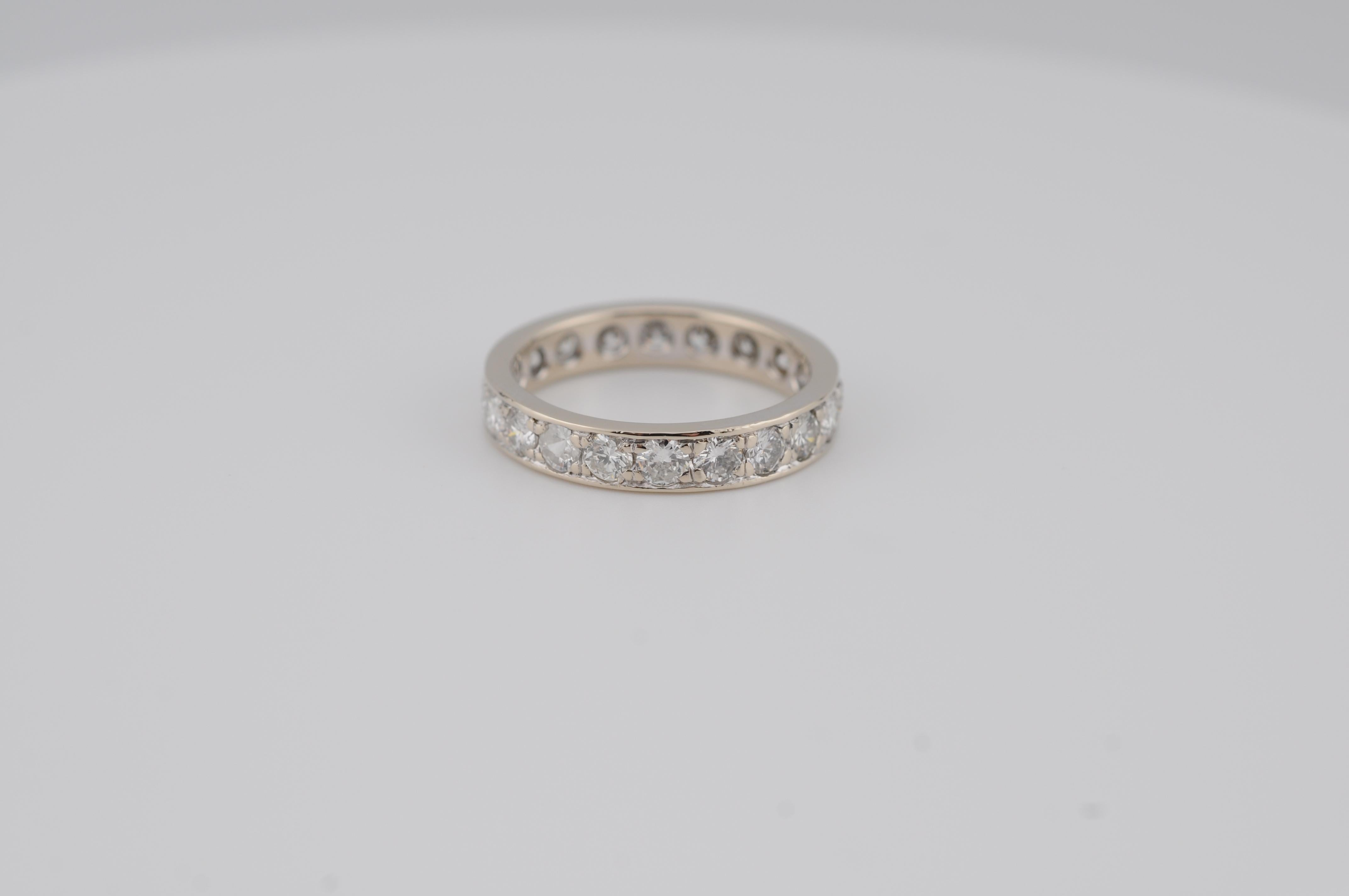 Memory Ring with Diamonds in 18k whitegold 1