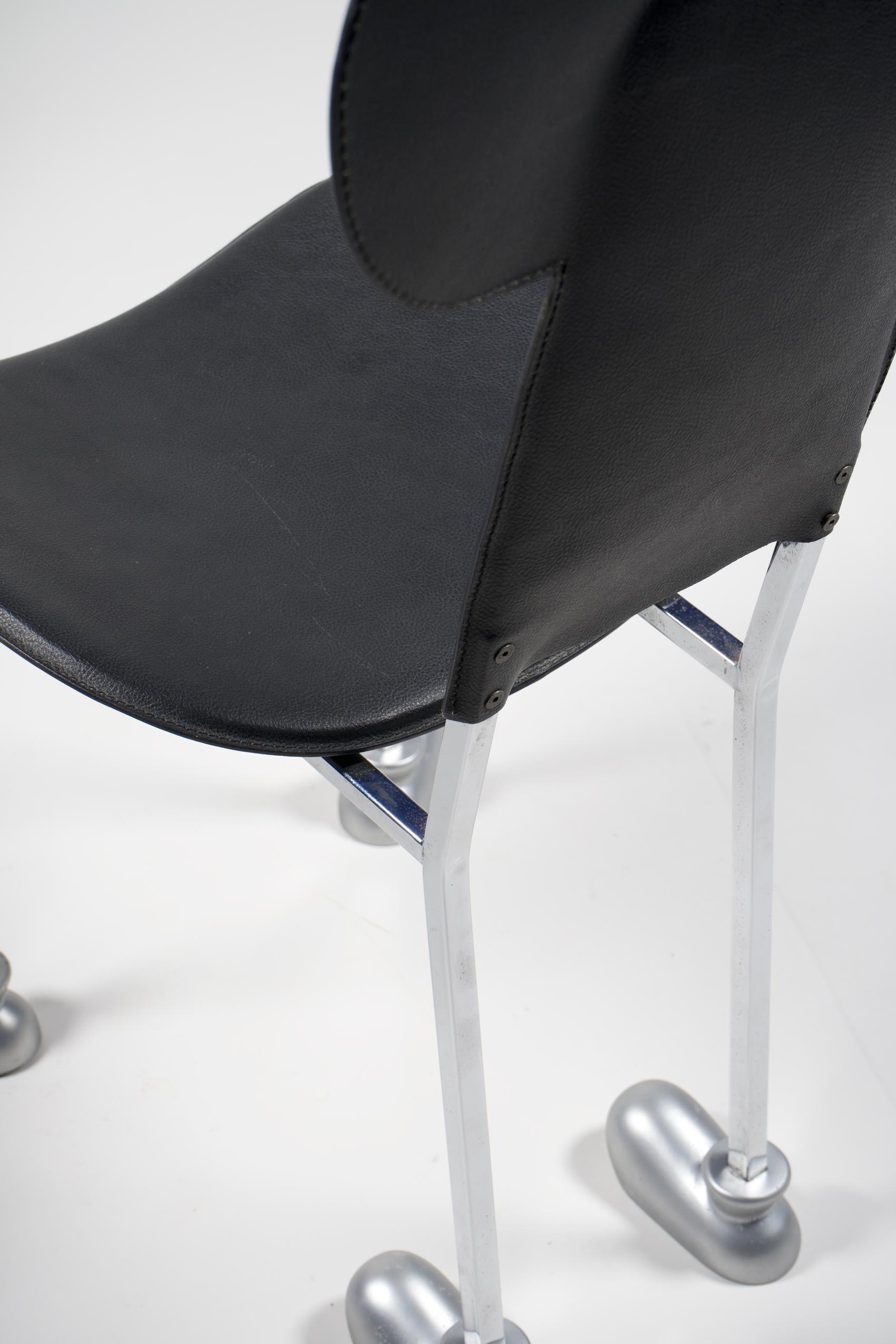 Memphis Chair by Javier Mariscal ''Garriris'', Black Leather, 1897 In Good Condition For Sale In Barcelona, ES