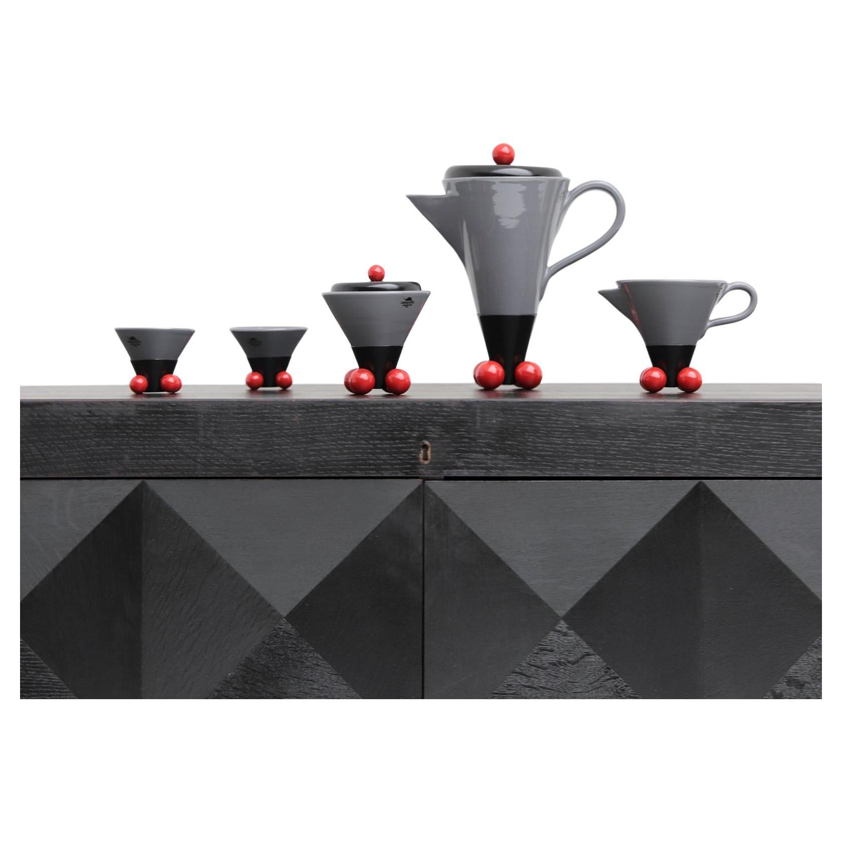 Memphis coffee set by Pietro D'Amato, manufactured by Costantini l’Oggetto 1980 For Sale