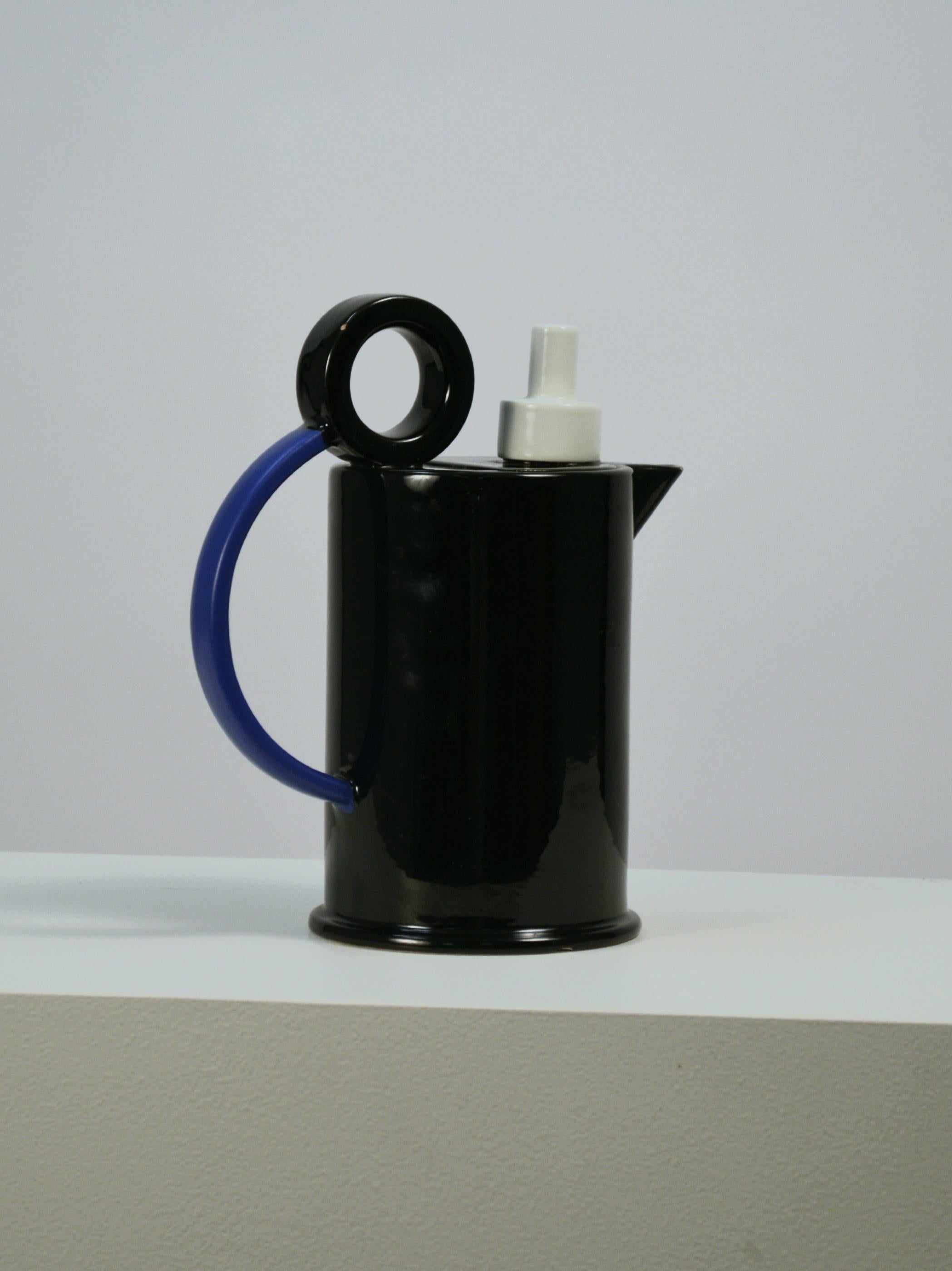 Memphis Creamer by Marco Zanini for Bitossi, Italy In Good Condition For Sale In Portland, ME