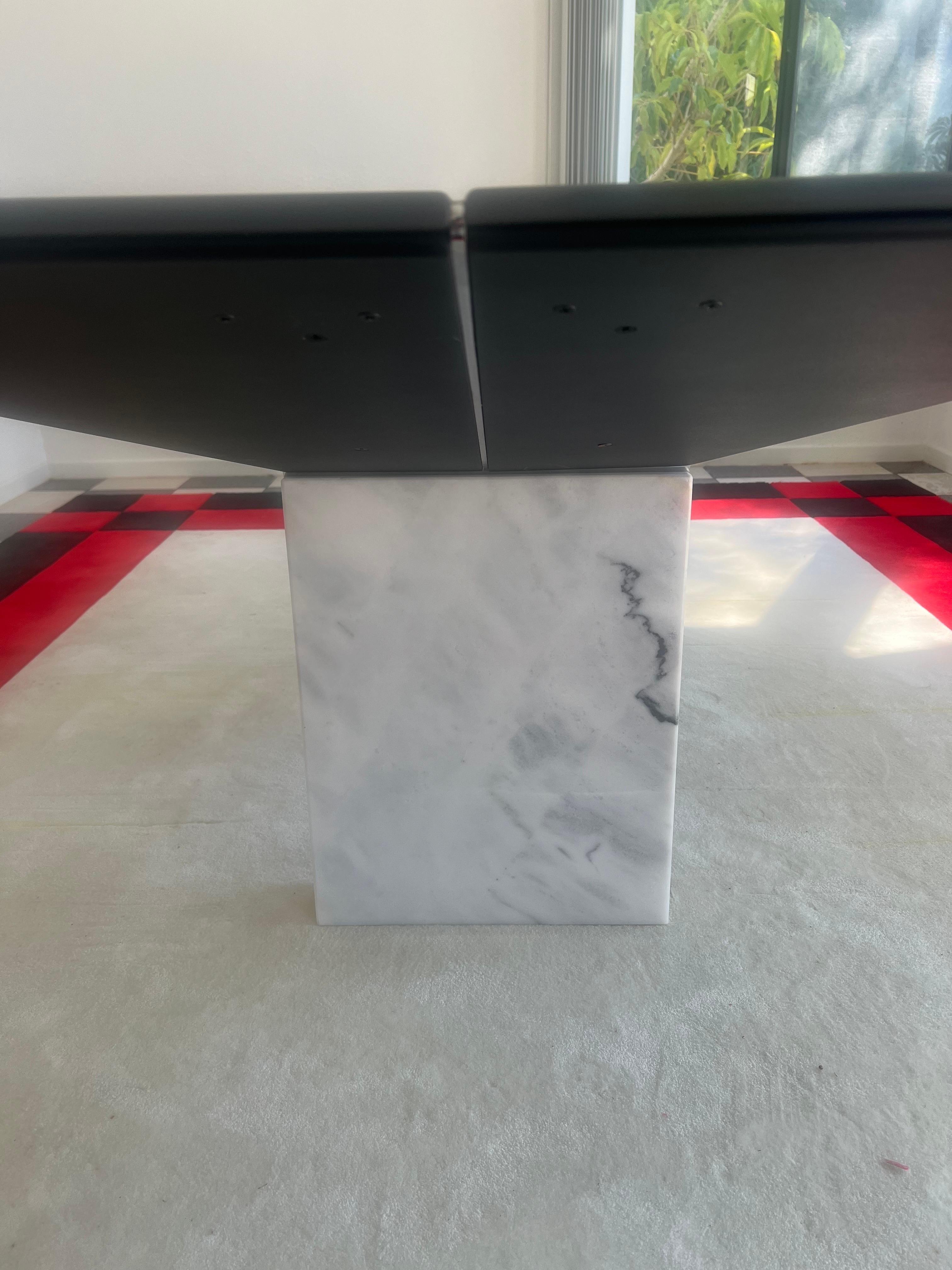 Memphis Design dining table circa 1980s For Sale 3