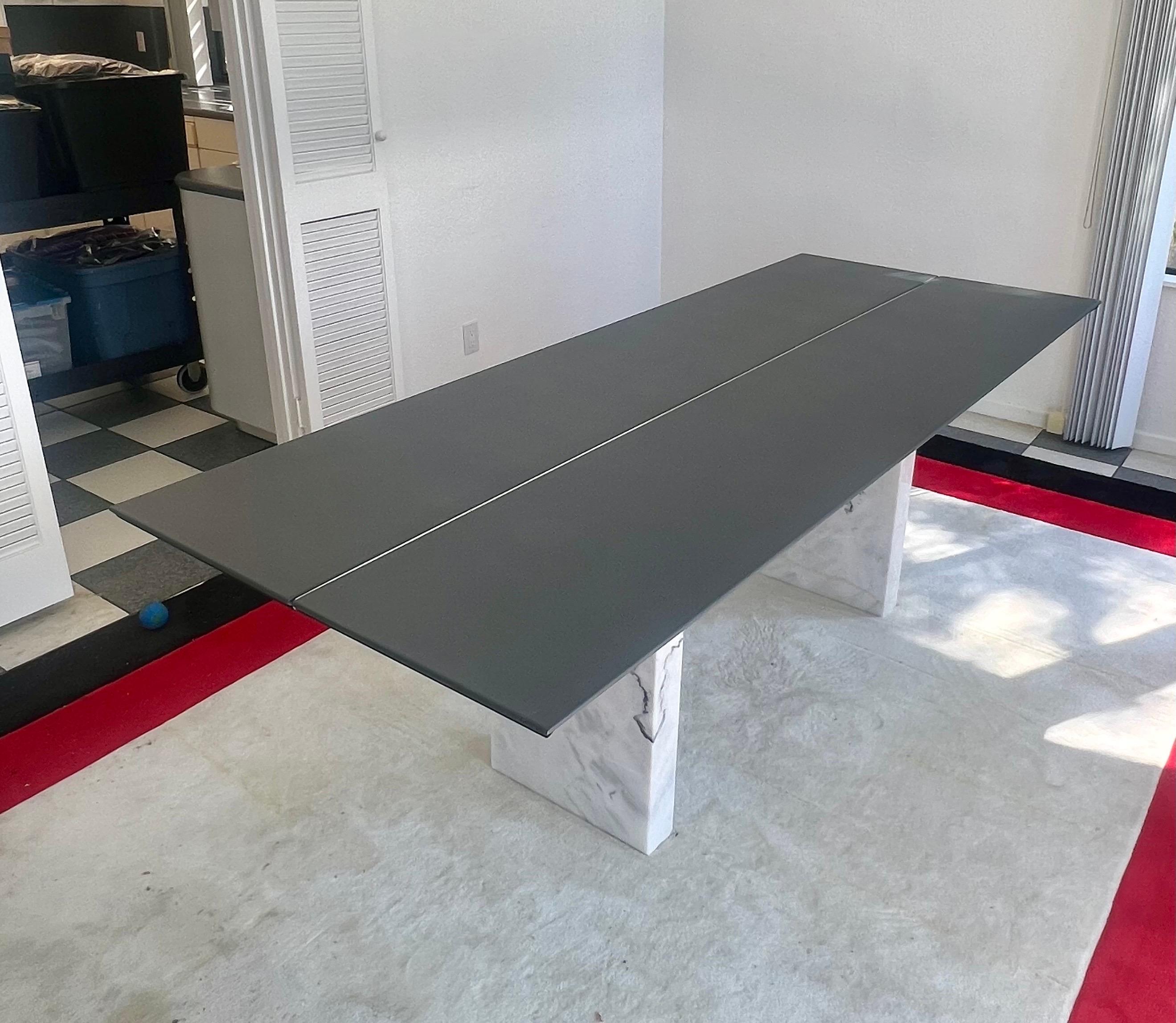 Memphis Design dining table circa 1980s In Excellent Condition For Sale In San Diego, CA