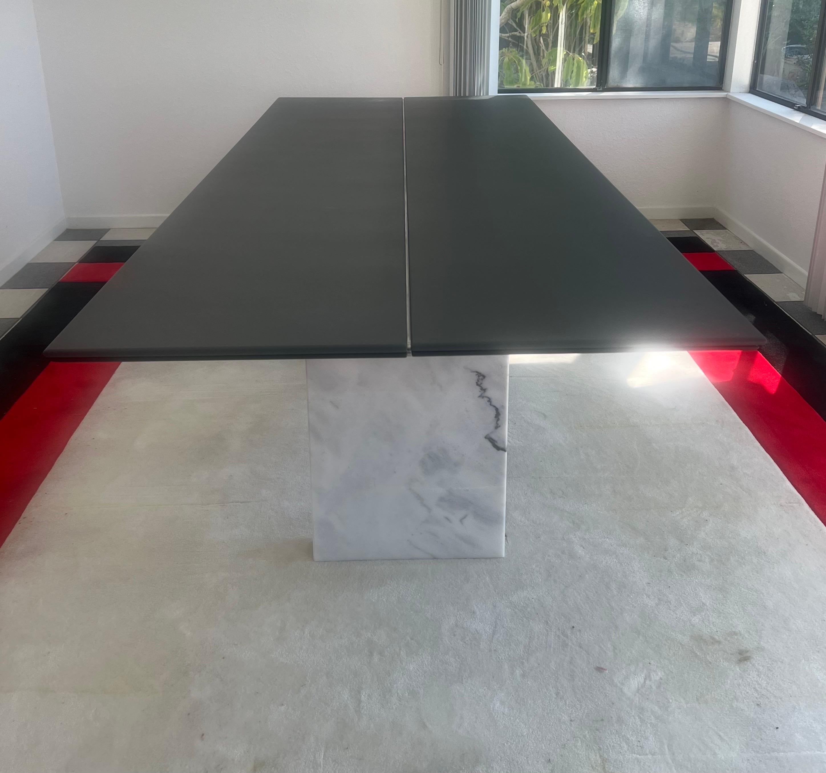 Steel Memphis Design dining table circa 1980s For Sale