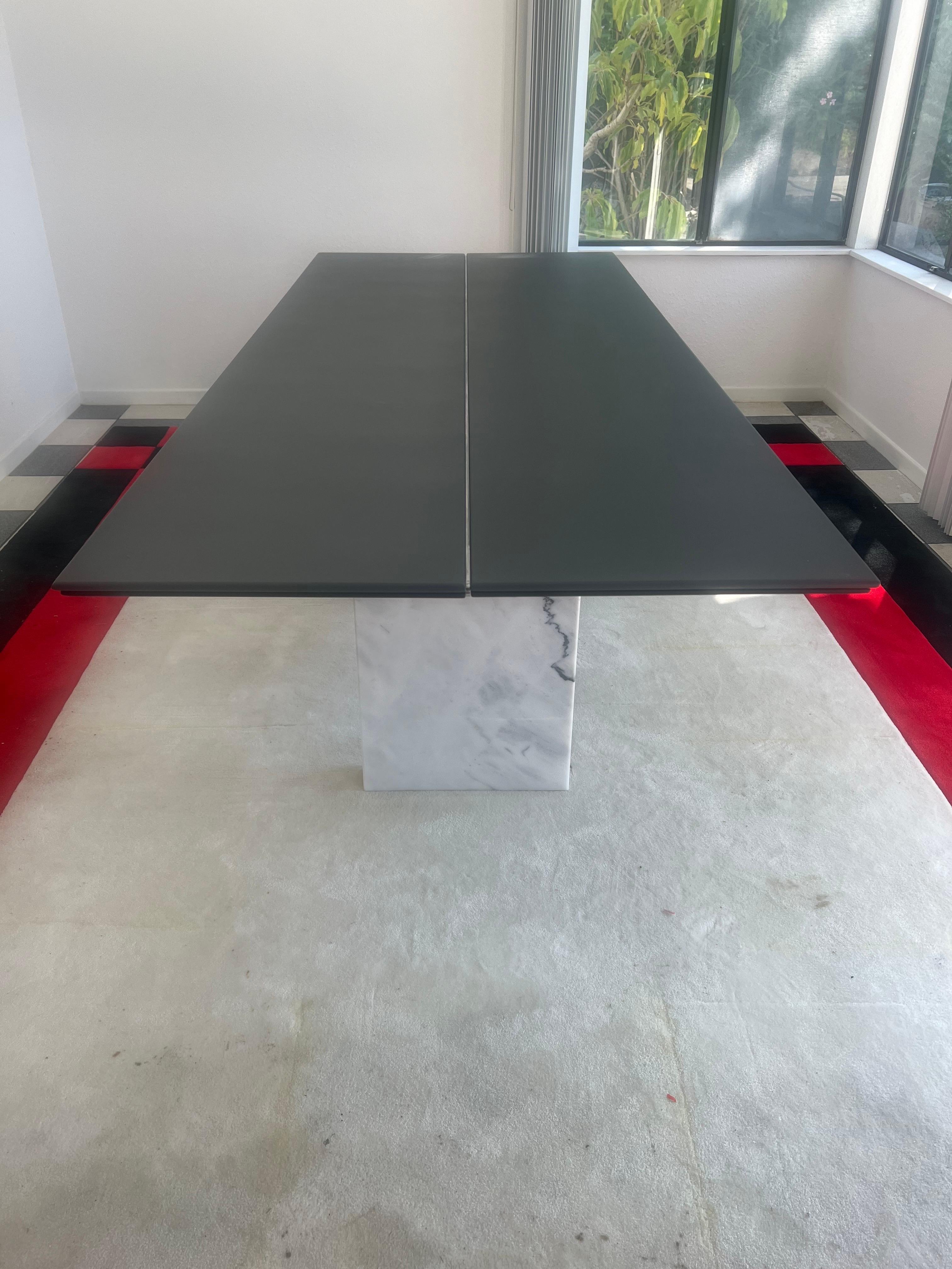 Memphis Design dining table circa 1980s For Sale 1