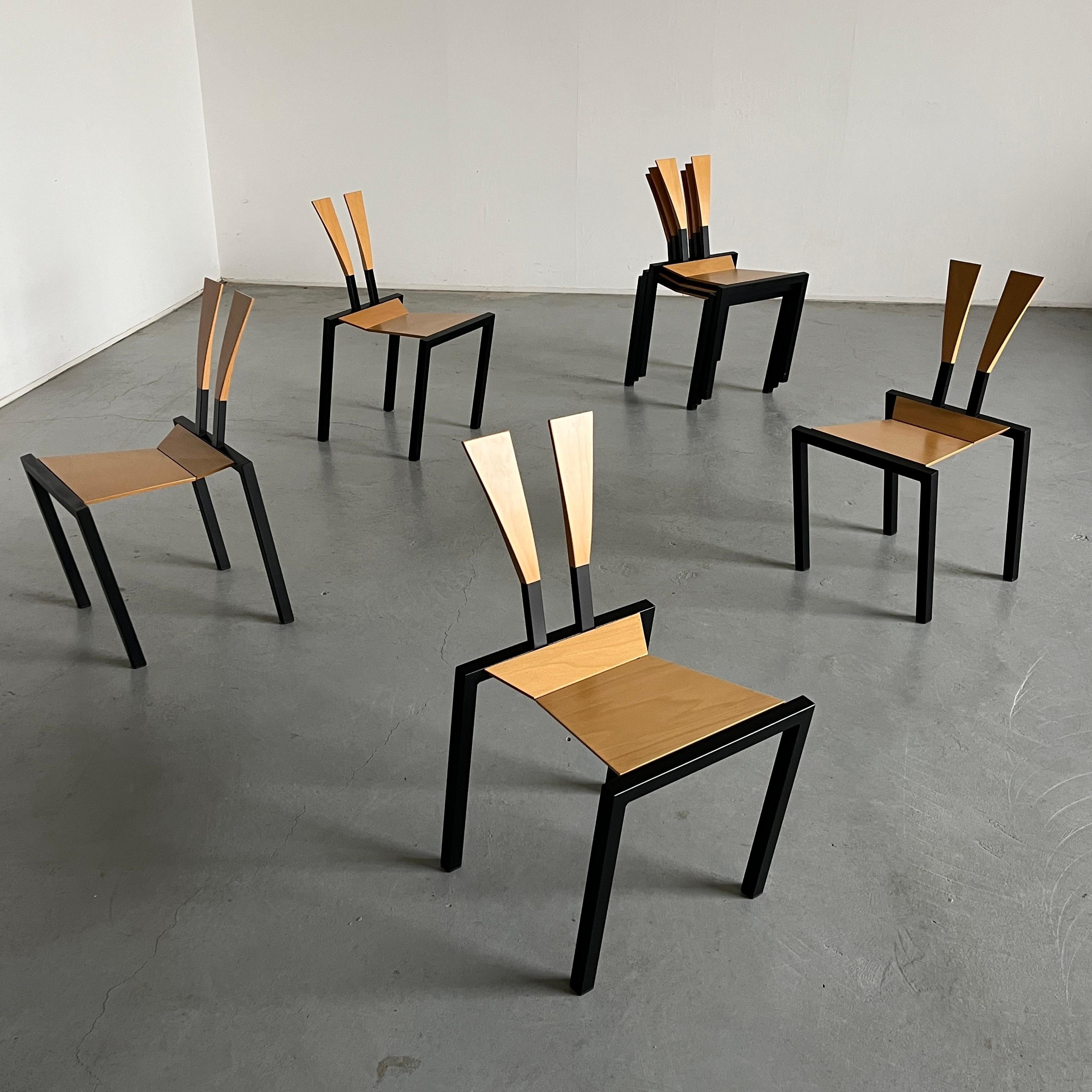 Postmoderne Chaises de salle à manger empilables géométriques postmodernes Memphis Design de KFF, Allemagne, années 80 en vente