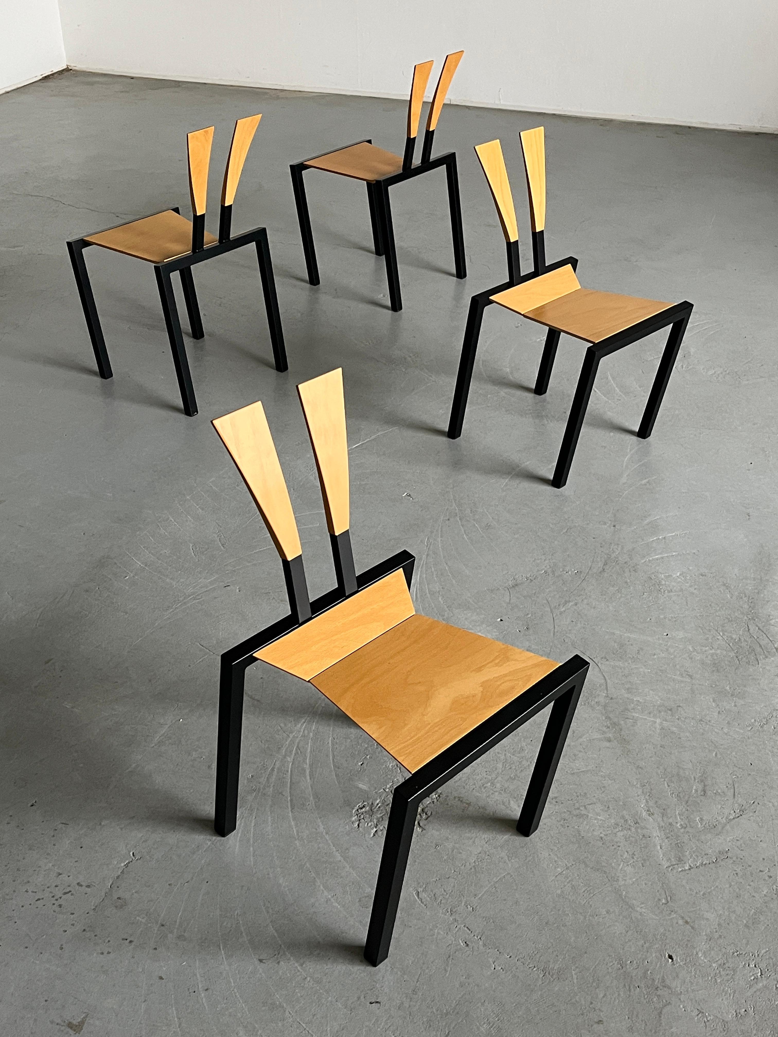 Allemand Chaises de salle à manger empilables géométriques postmodernes Memphis Design de KFF, Allemagne, années 80 en vente