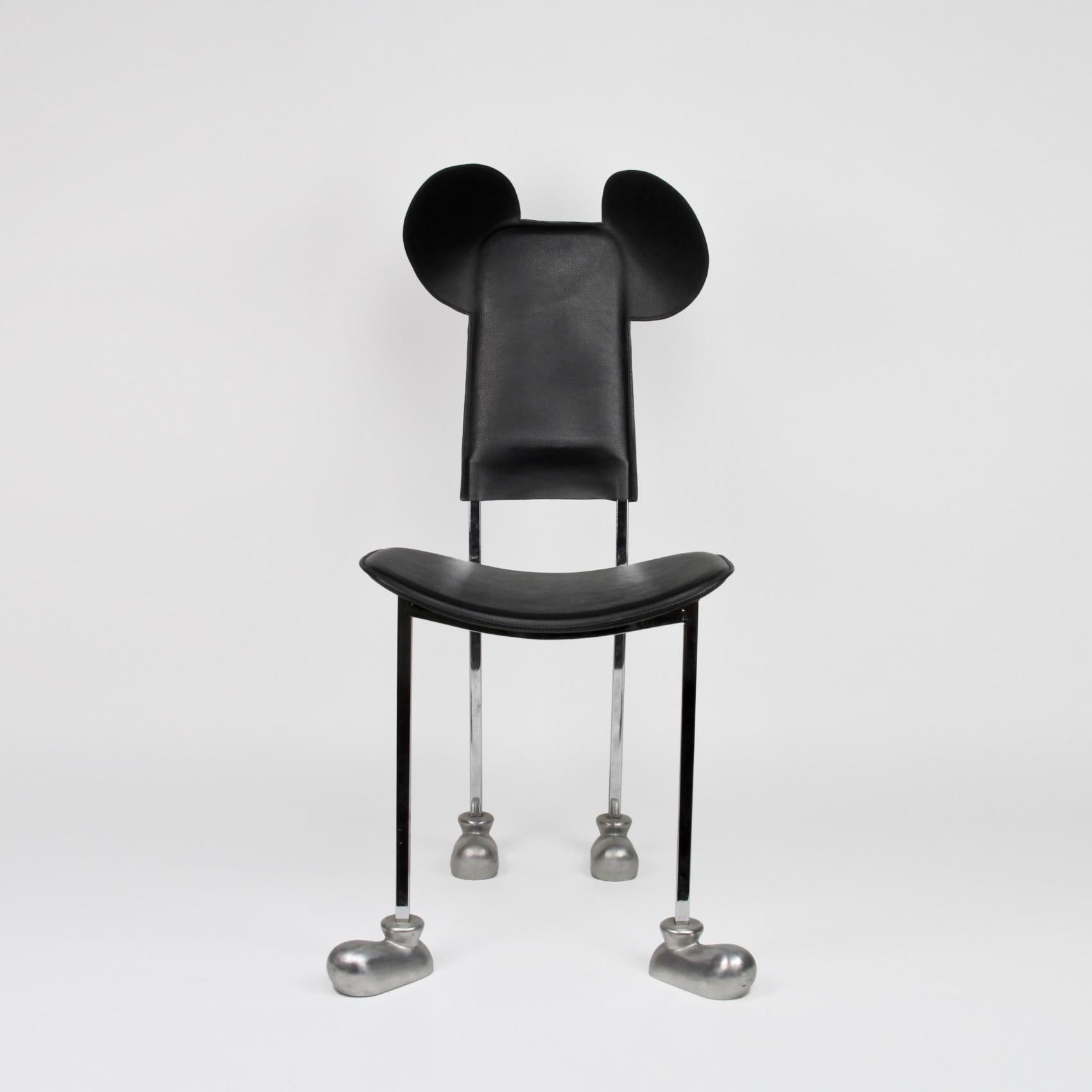 Altura del asiento: 44 cm.

Buen estado.
