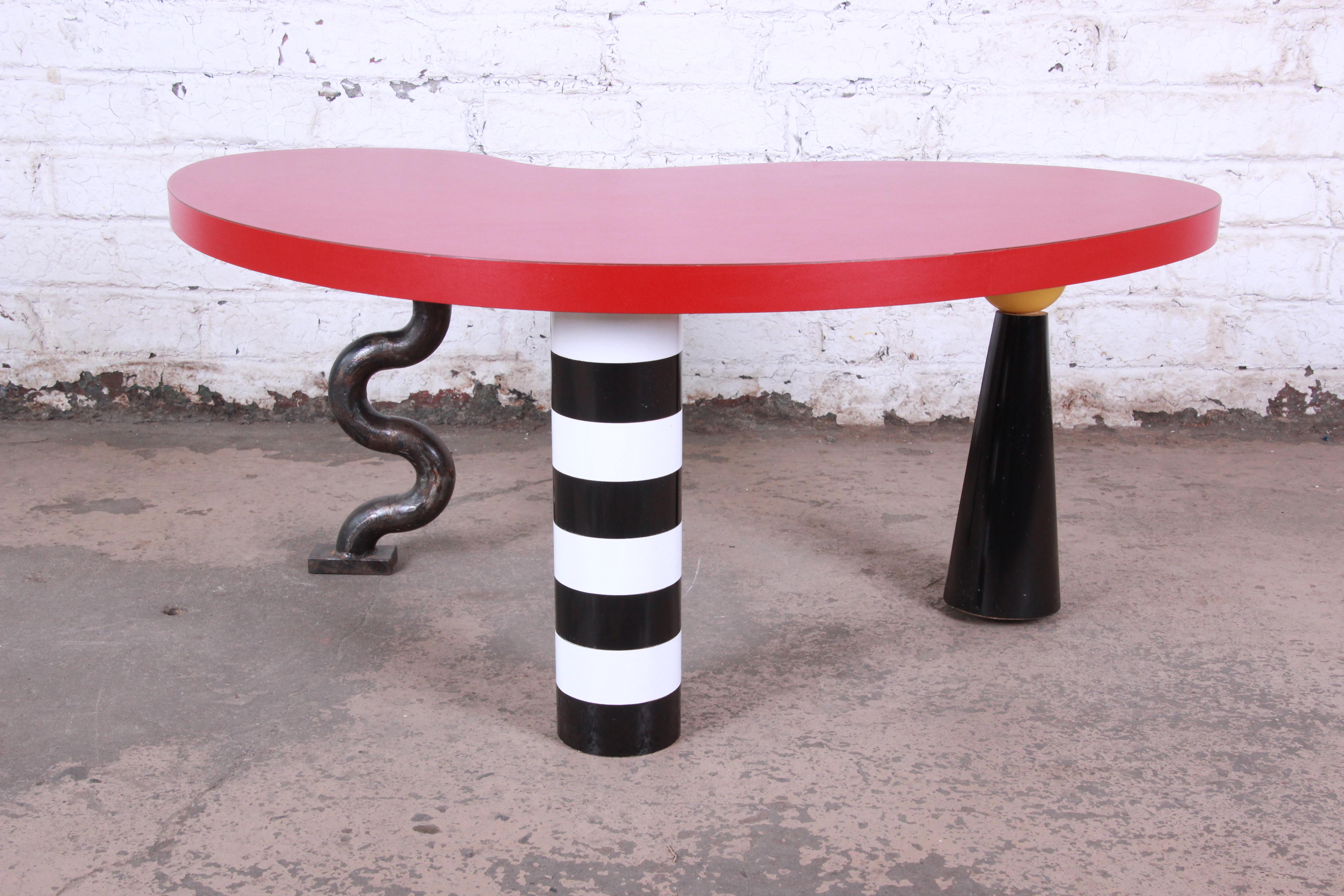 Metal Memphis Group Ettore Sottsass Style Kidney Shape Coffee Table, 1980s