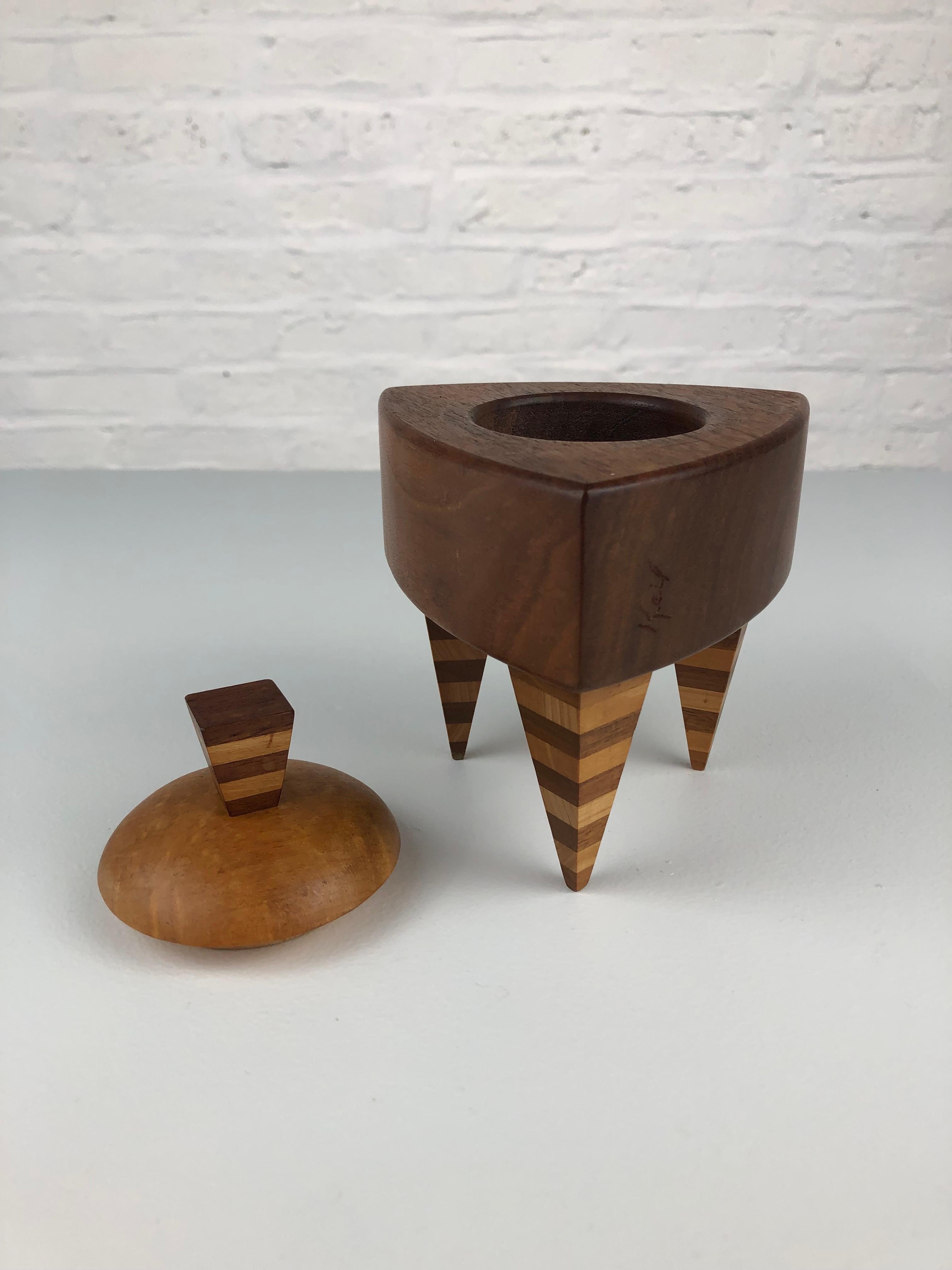 Memphis Handmade Trinket Box: Striking Woodwork, Postmodern Design  Collectible In Good Condition For Sale In Chicago, IL