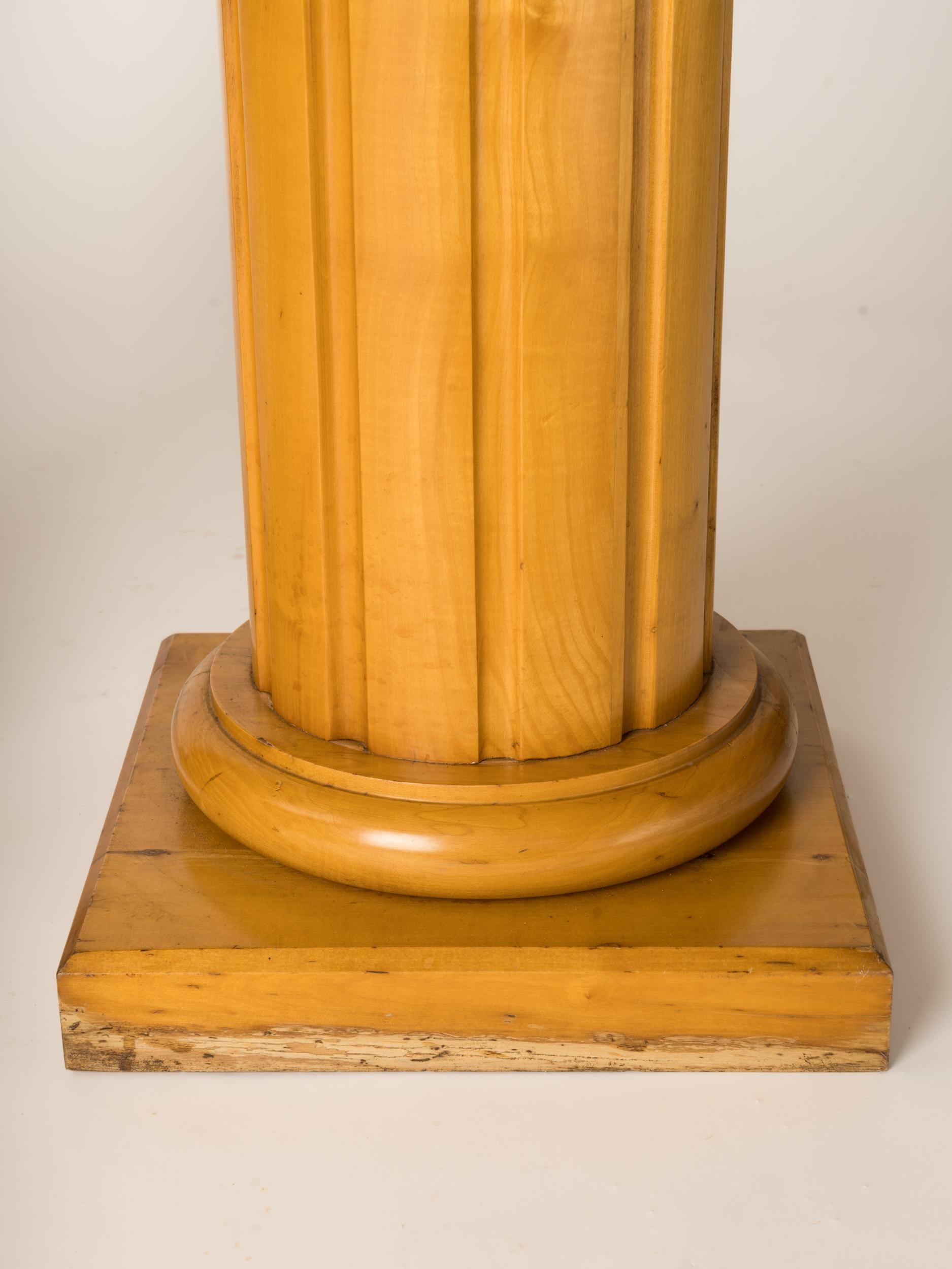 Memphis Inspired Solid Sycamore Ionic Pedestals or Gueridon, Italy 1970's For Sale 8