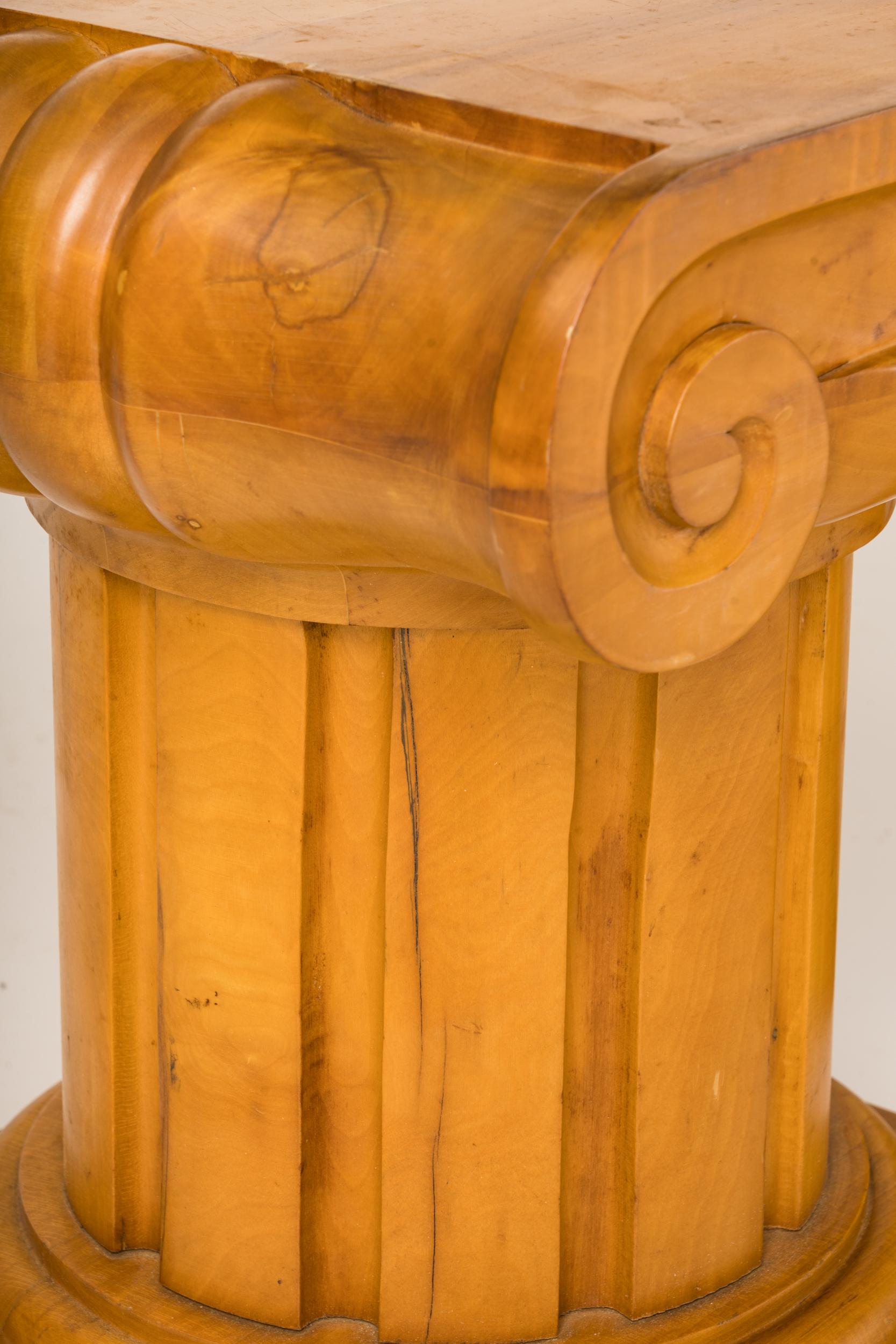 Memphis Inspired Solid Sycamore Ionic Stools or End Tables, Italy, 1970's For Sale 1