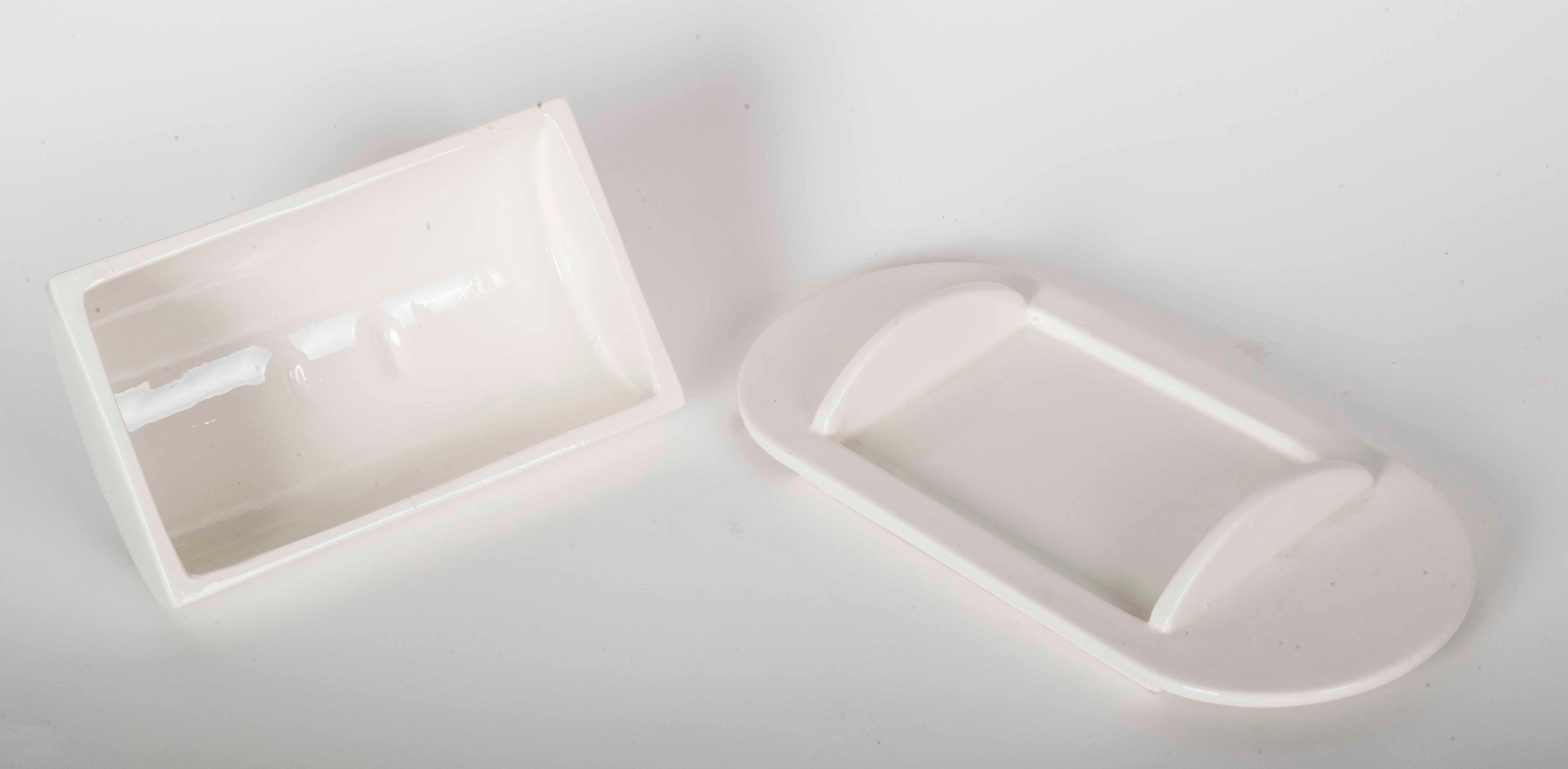 White butter dish with green and pink holders by Marco Zanini for the Hollywood series.
This piece is part of a tableware collection named Hollywood. Mark at the bottom and documented.