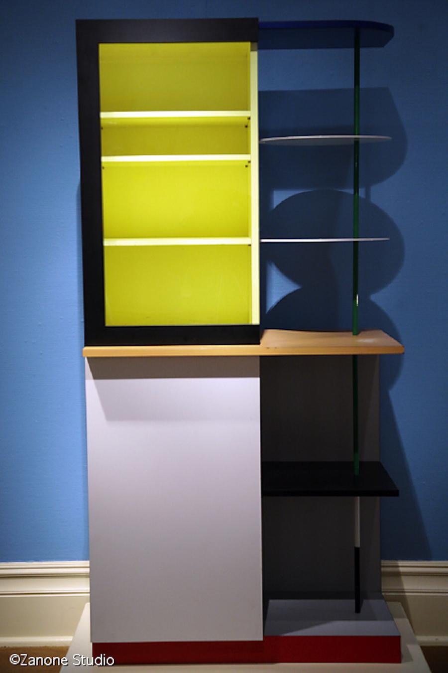 Memphis Milano Airport Cabinet by Gerard Taylor 1982, De Stijl, Red Yellow Blue (Postmoderne)