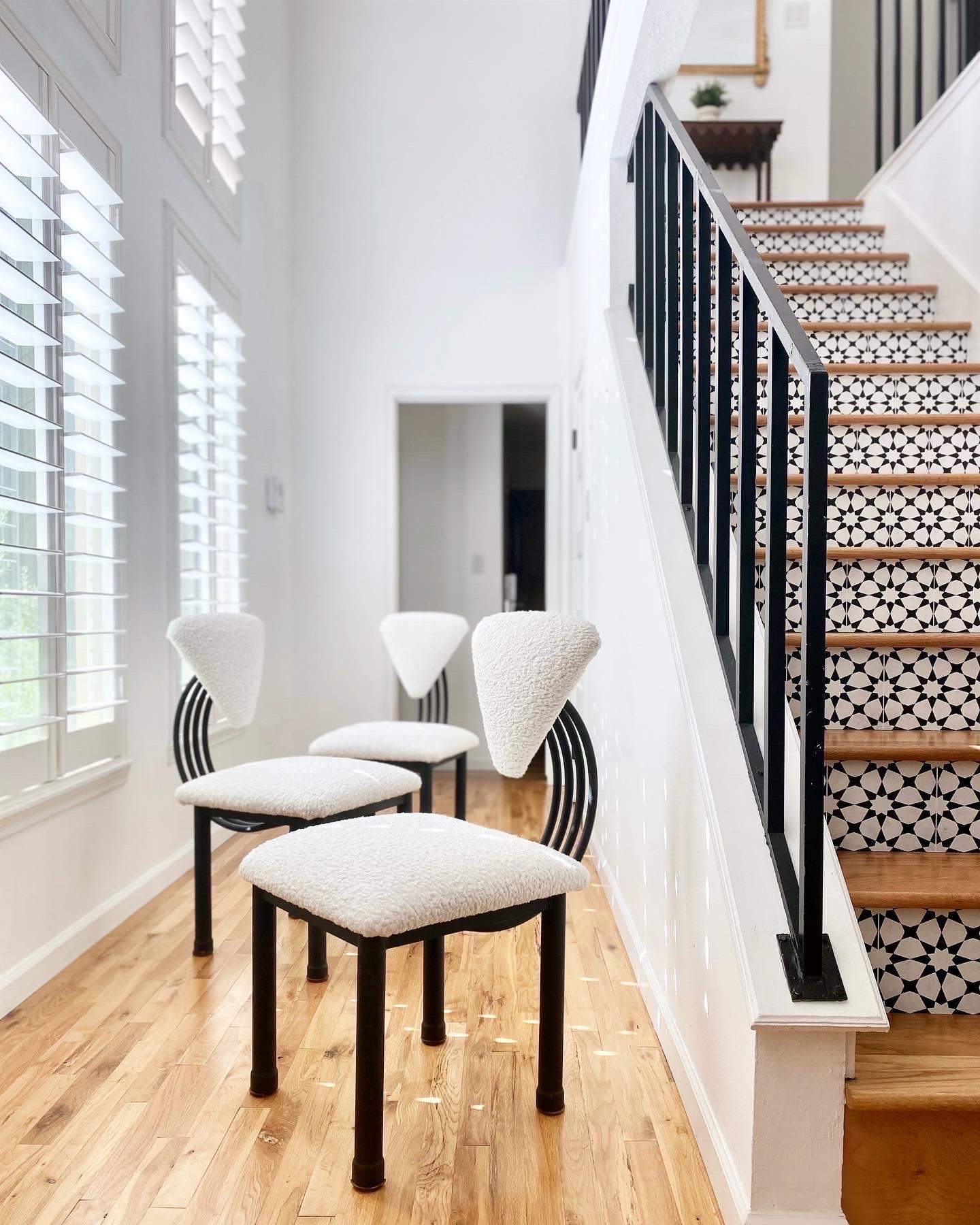 Memphis Milano Dining Chairs In Good Condition In Houston, TX
