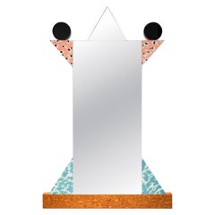 Specchio da parete "Diva" di Memphis Milano, disegnato da Ettore Sottsass