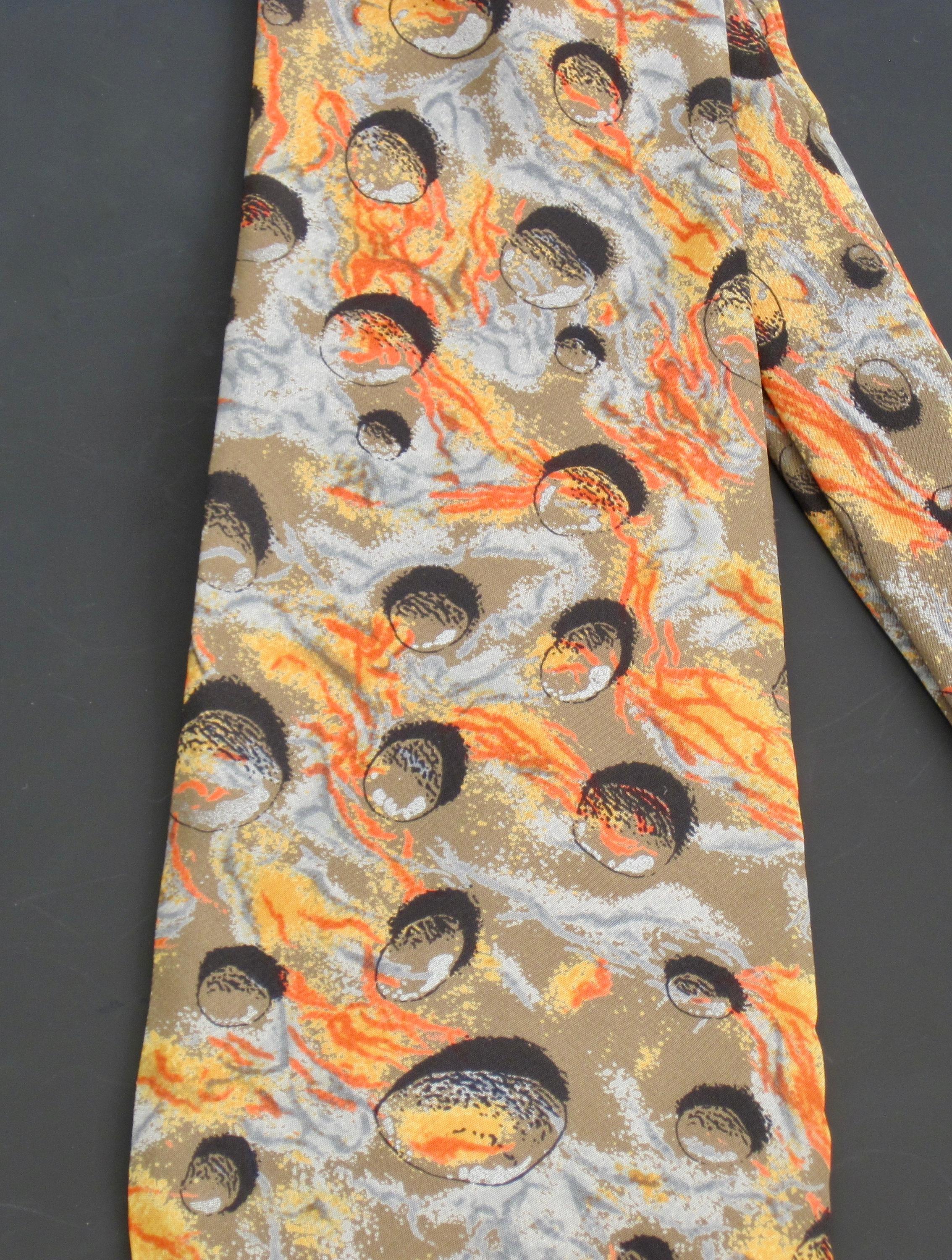 Memphis Milano Postmodern Silk Necktie by Andrea Branzi In Good Condition For Sale In Ferndale, MI