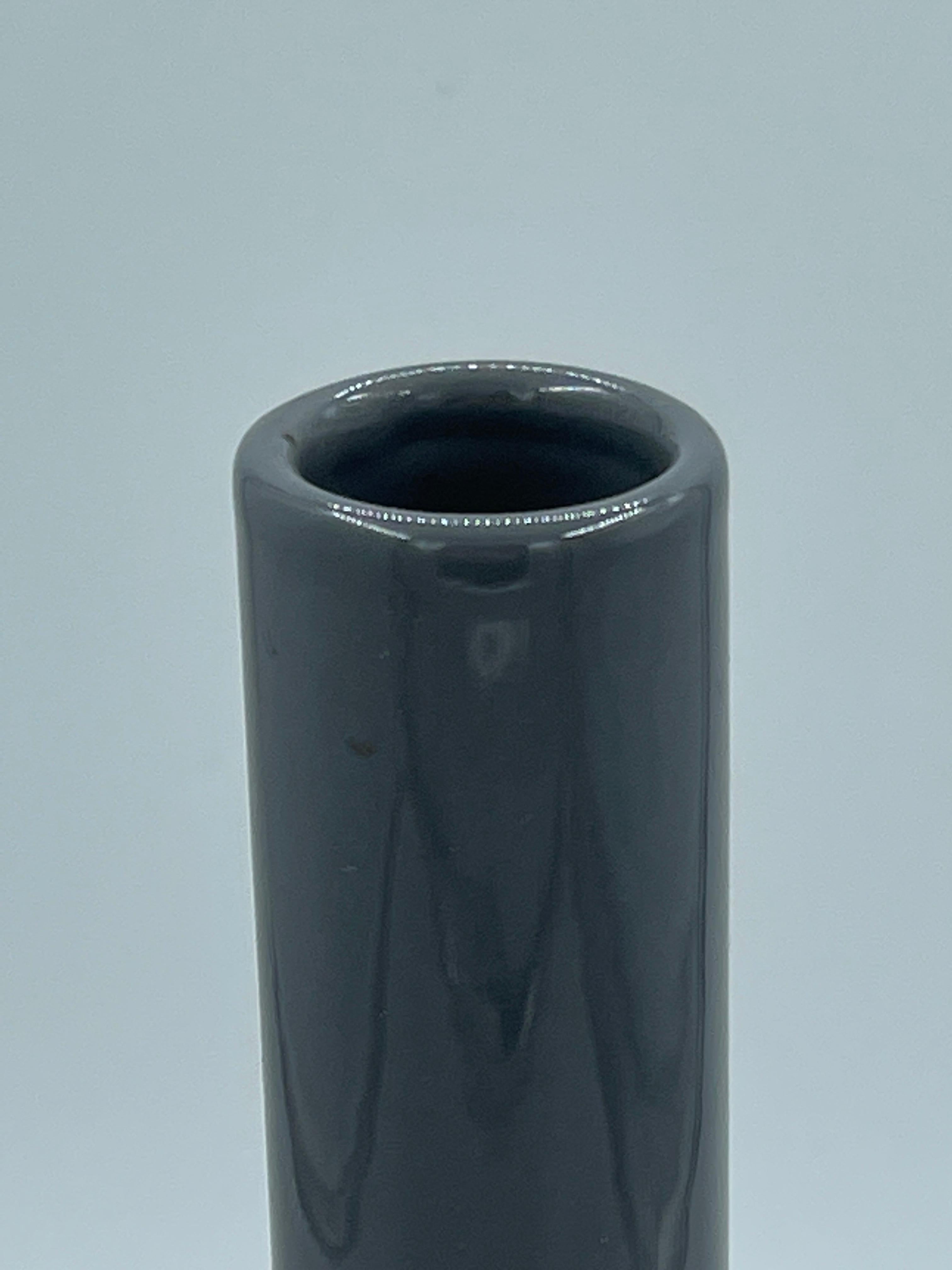 Memphis Milano Tuja Vase by Matteo Thun, 1981 In Good Condition For Sale In GRONINGEN, NL