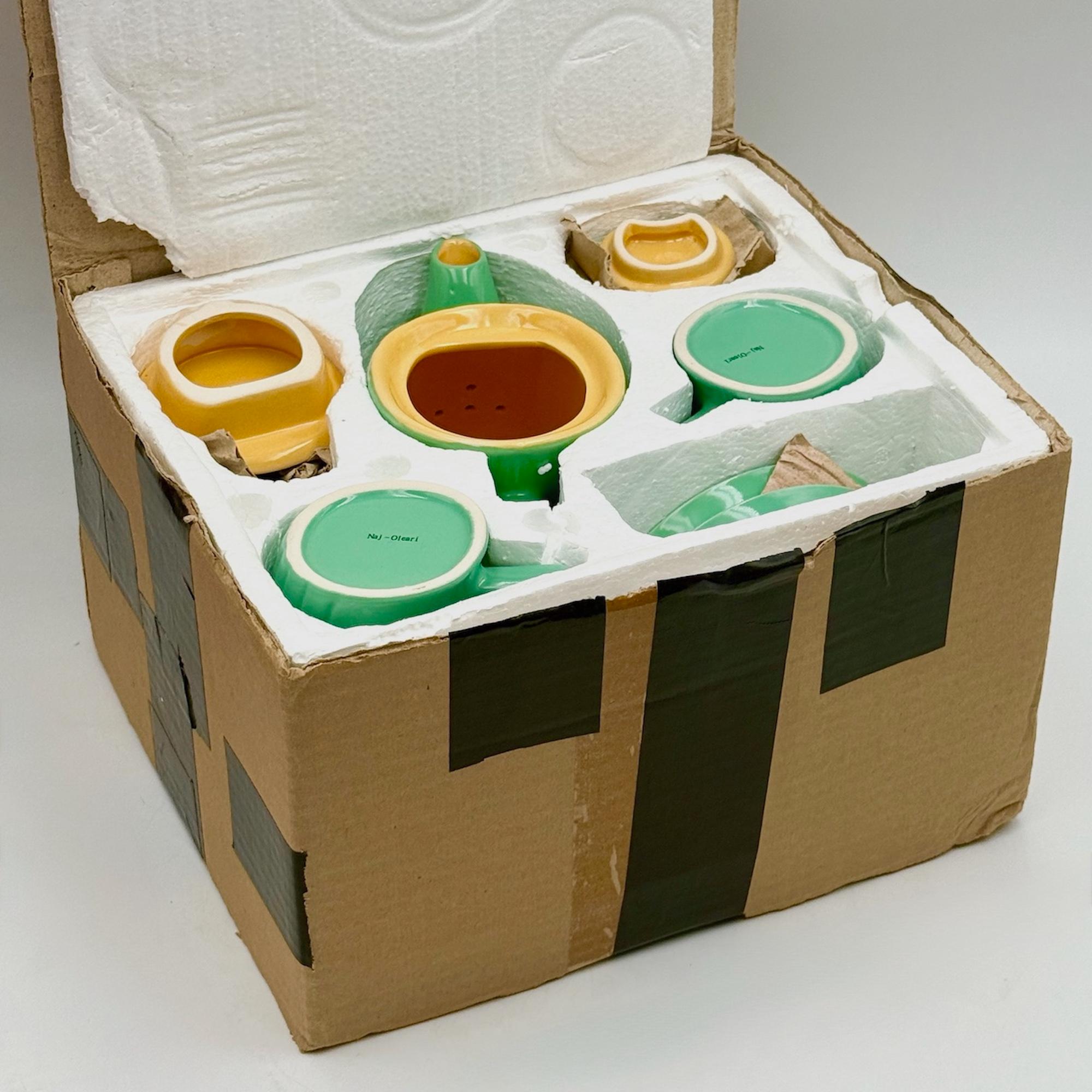 Memphis Naj Oleari Ceramic Tea Set by Massimo Iosa Ghini New Old Stock 1980s (Postmoderne) im Angebot