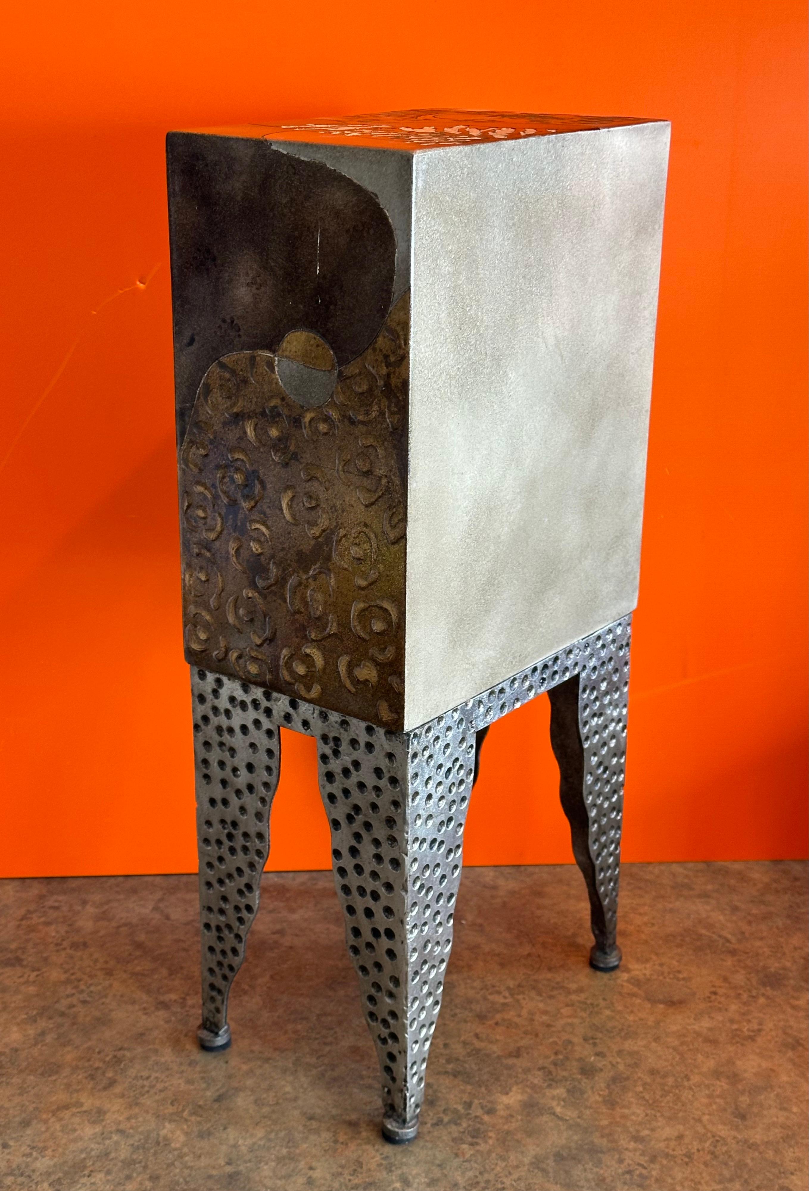 Coffre à bijoux postmoderne Memphis dans le style d'Ettore Sottsass en vente 3