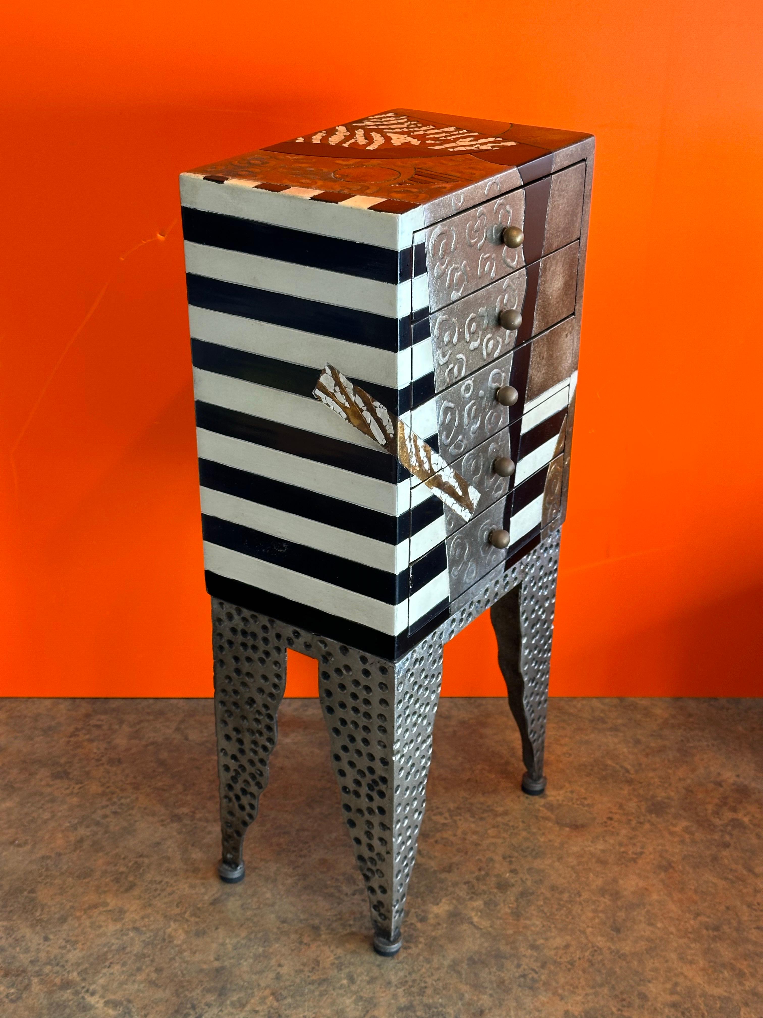 20ième siècle Coffre à bijoux postmoderne Memphis dans le style d'Ettore Sottsass en vente