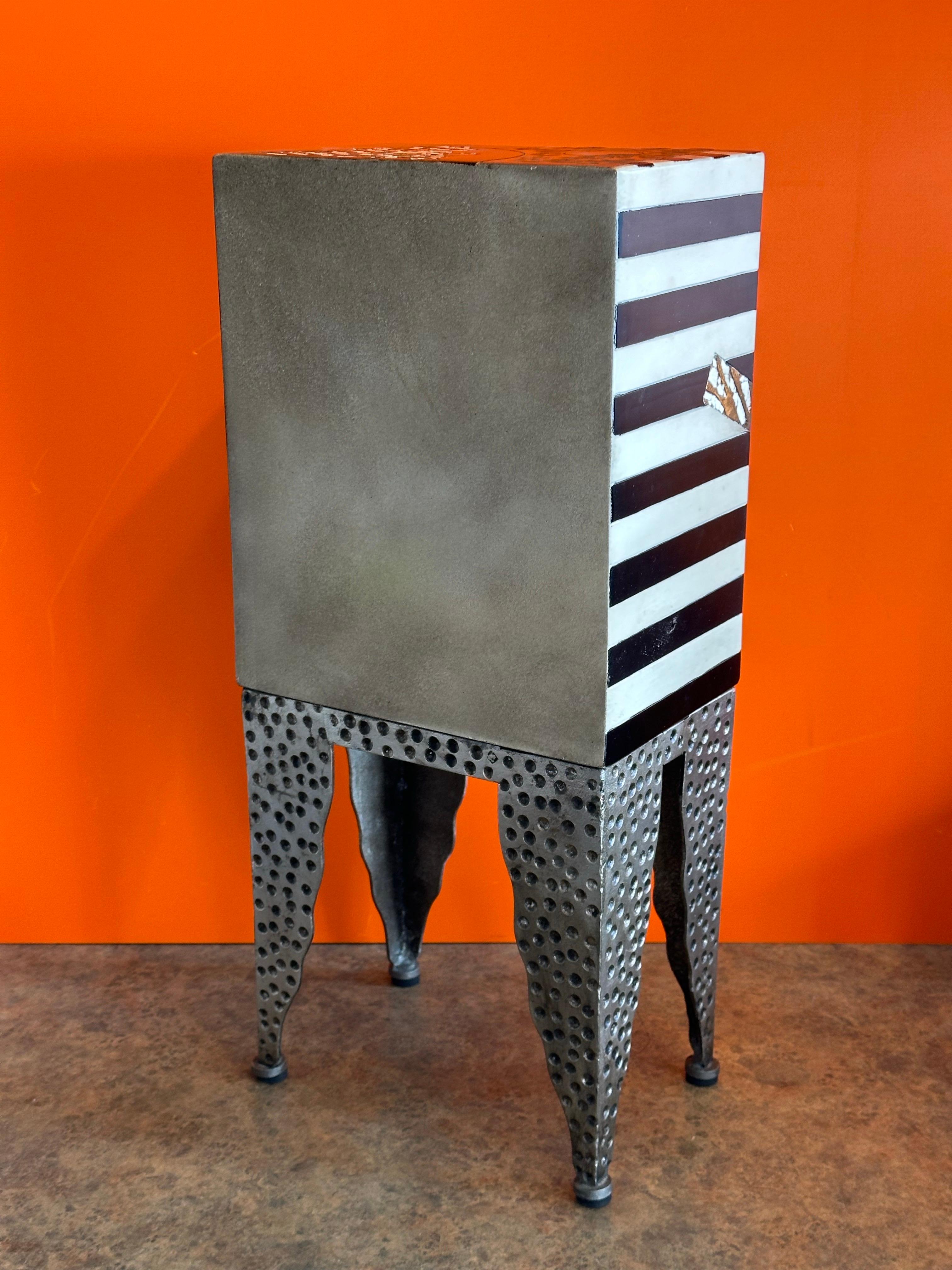 Coffre à bijoux postmoderne Memphis dans le style d'Ettore Sottsass en vente 1
