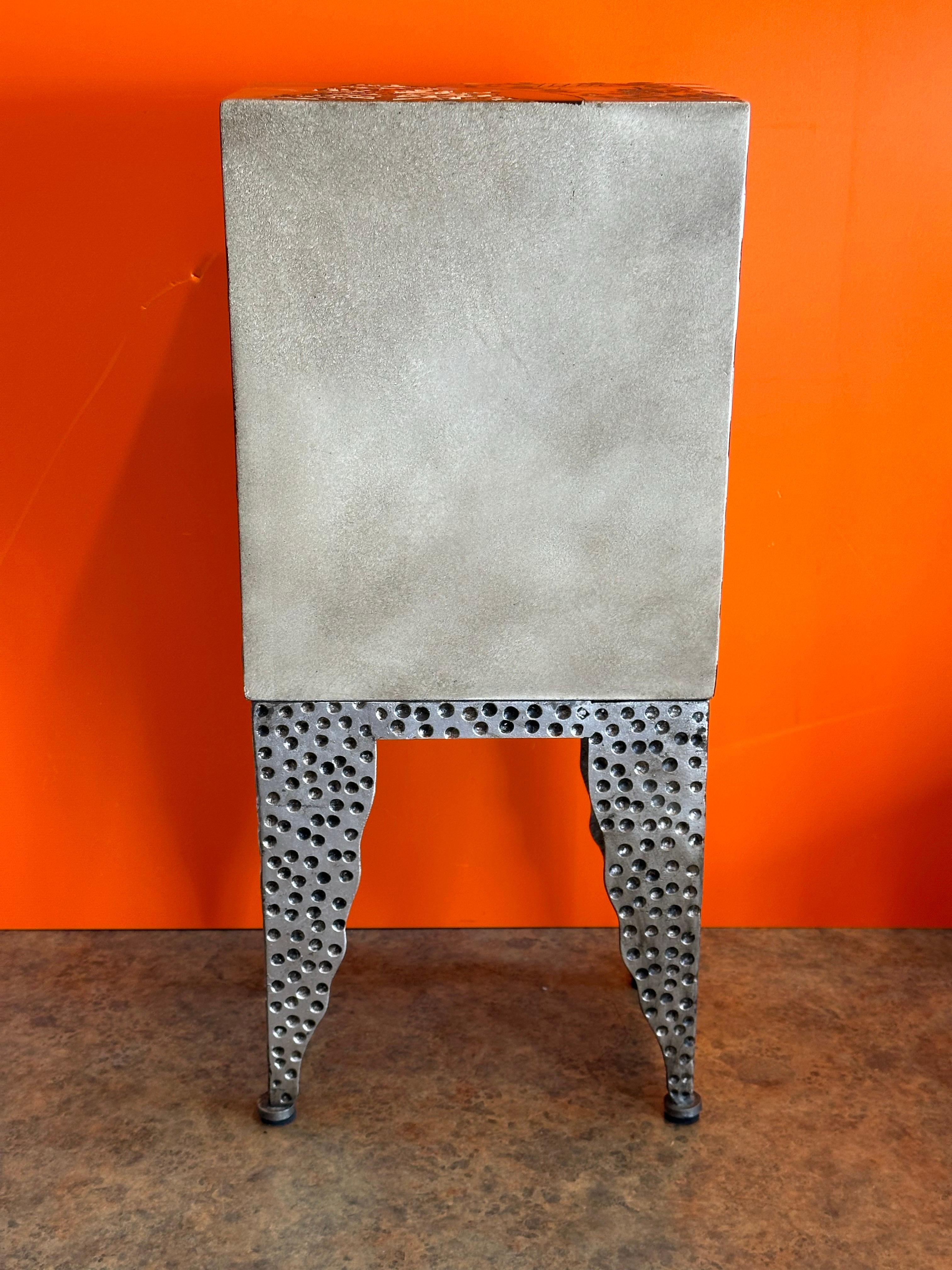 Coffre à bijoux postmoderne Memphis dans le style d'Ettore Sottsass en vente 2