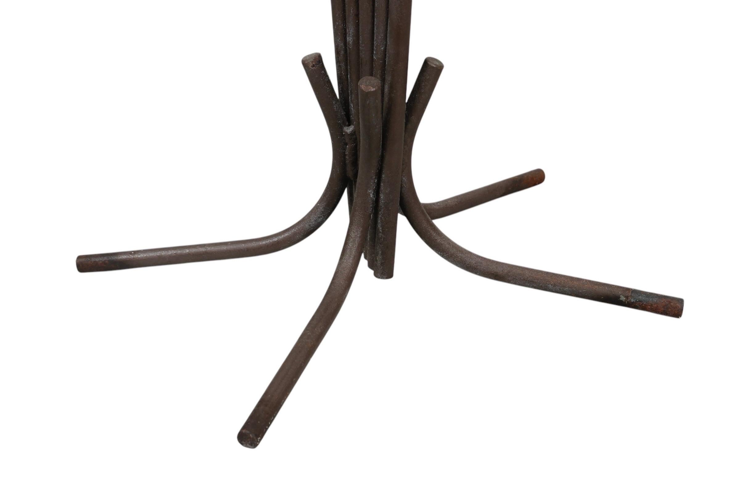 Memphis Sculptural Wrought Iron Pedestal Tisch im Zustand „Gut“ im Angebot in Bradenton, FL