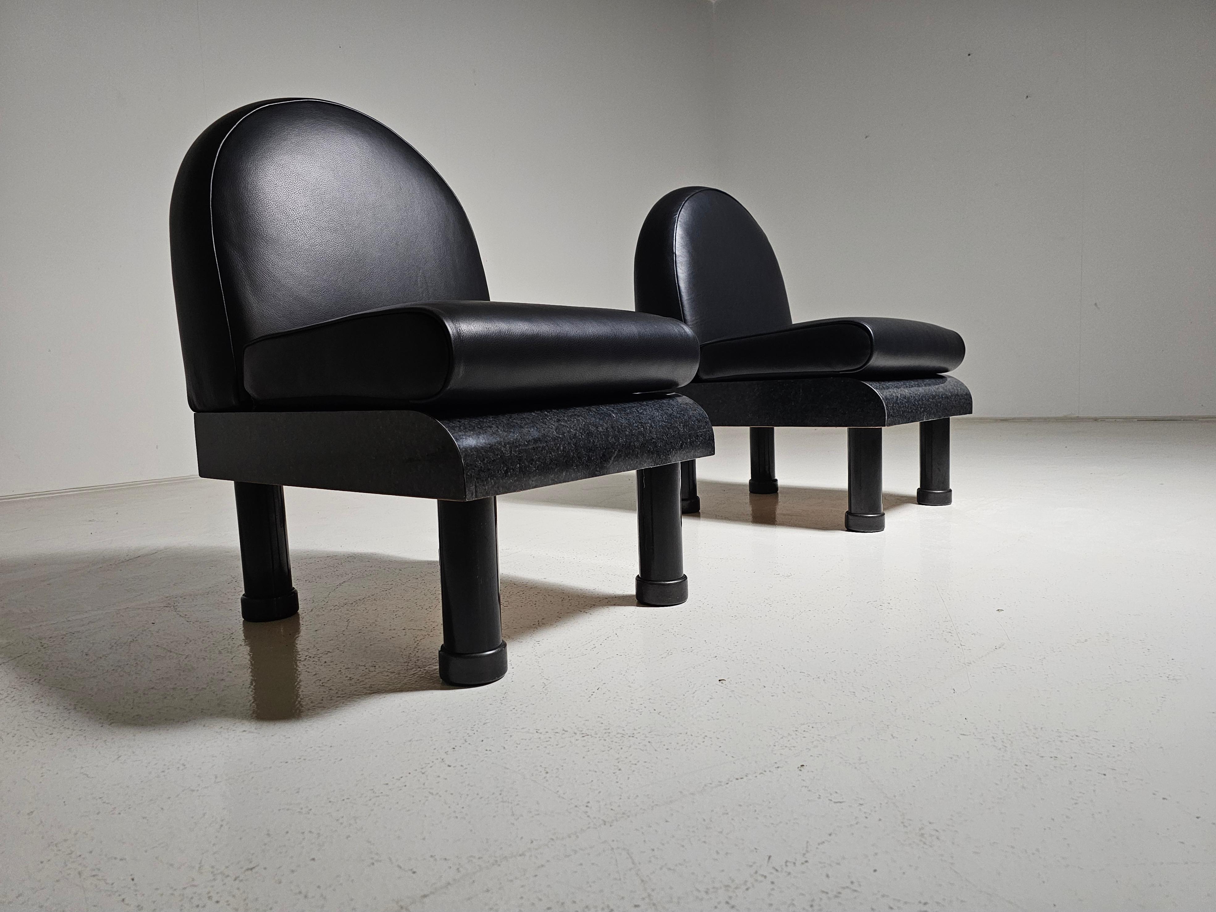 Memphis style black leather lounge chairs in the manner of Ettore Sottsass, 1980 For Sale 4