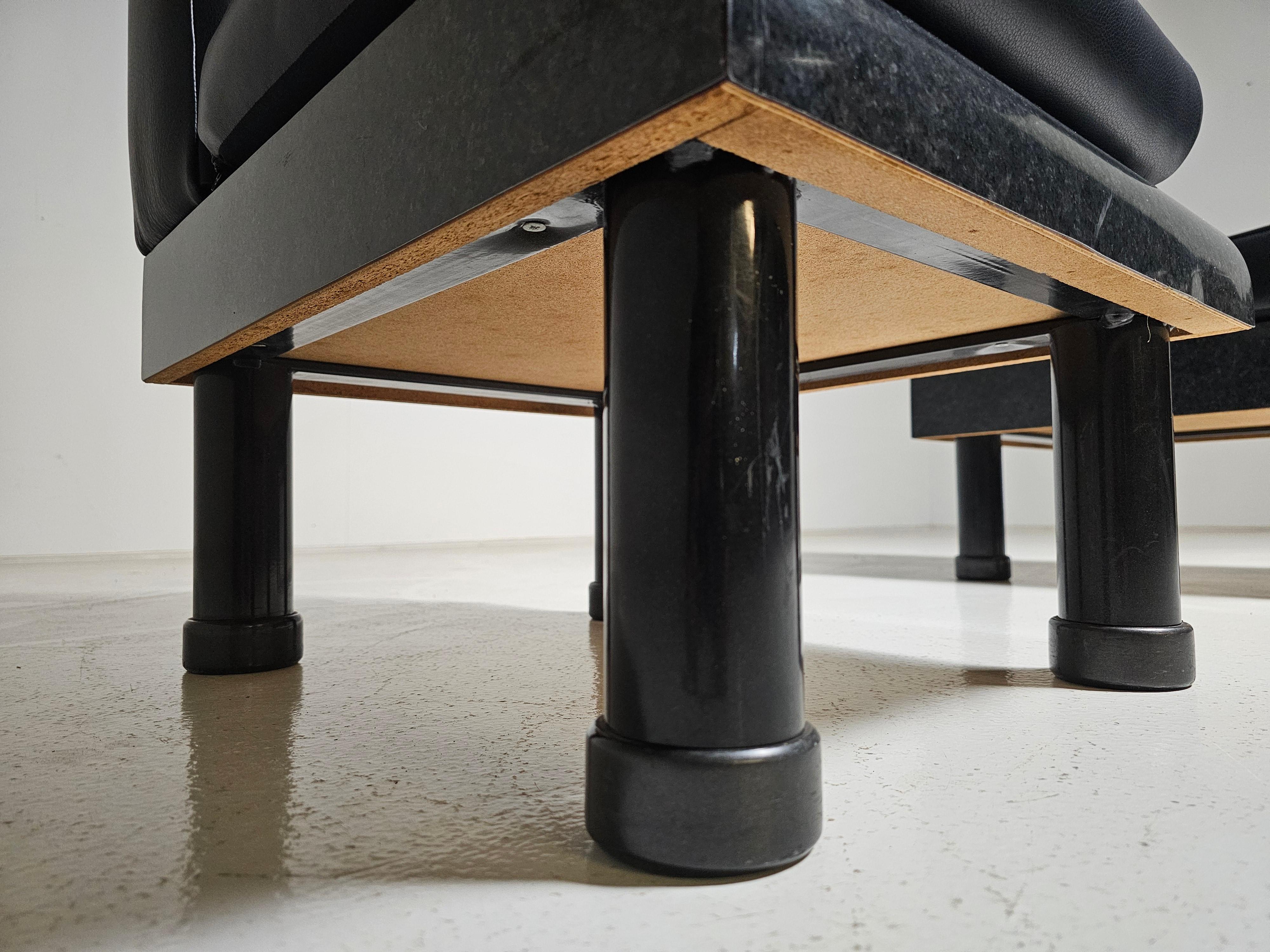 Memphis style black leather lounge chairs in the manner of Ettore Sottsass, 1980 For Sale 5