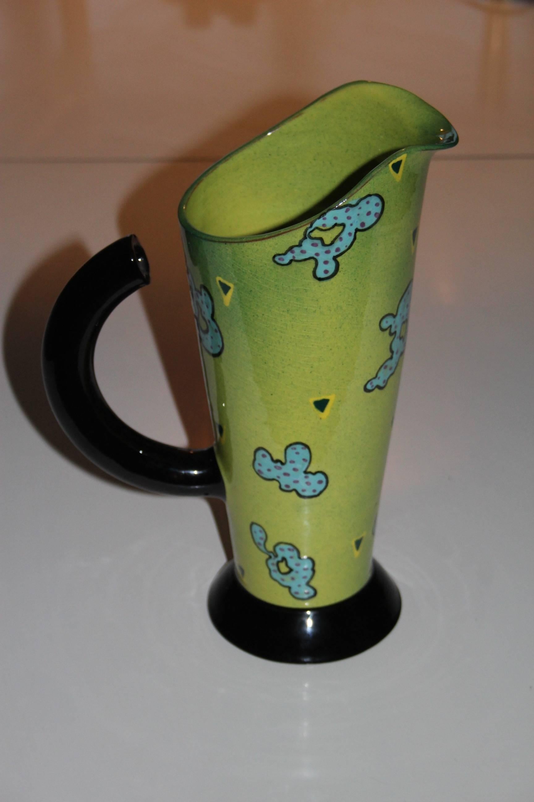 Memphis Style Ceramic Pitcher In Excellent Condition In grand Lancy, CH