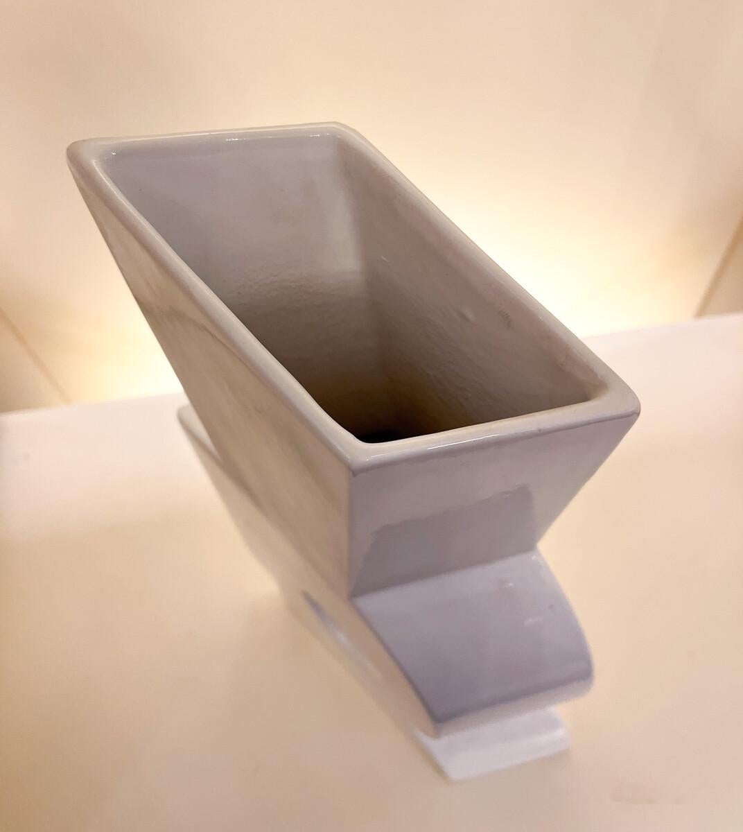 Vaso in ceramica stile Memphis di Florio Keramia, Italia In condizioni buone in vendita a Brussels, BE