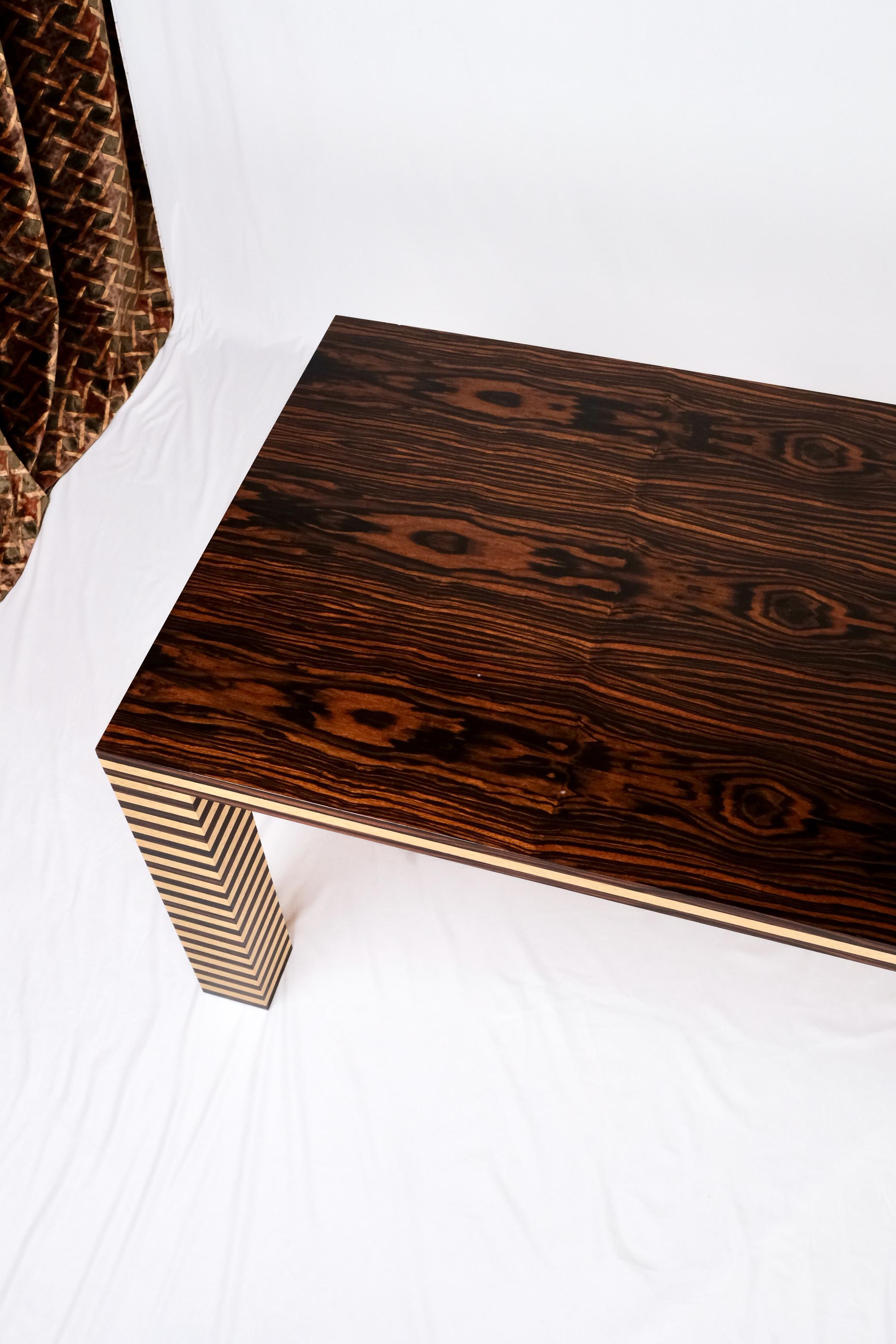 Table de salle à manger de style Memphis, fabriquée en Italie en vente 5