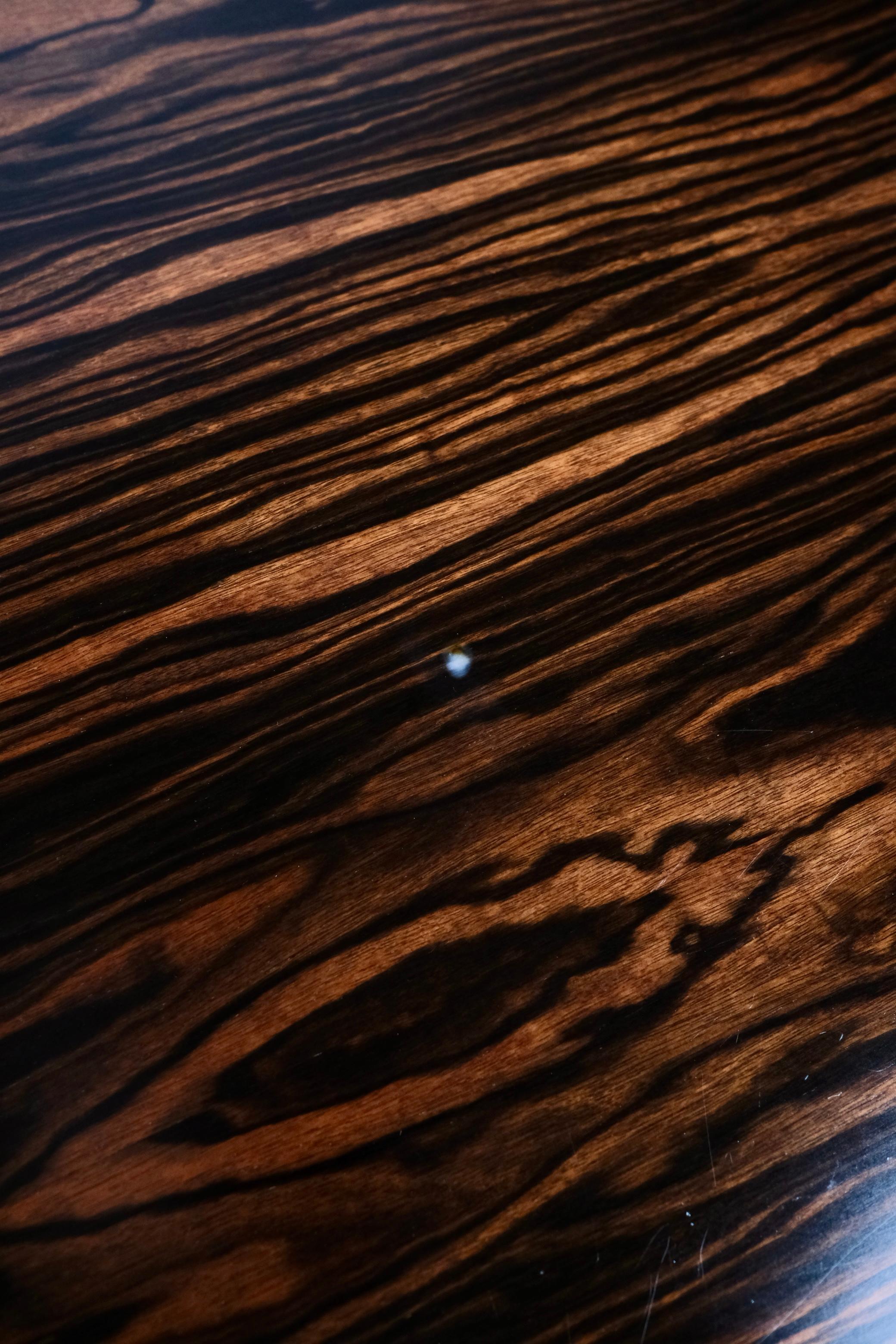 Table de salle à manger de style Memphis, fabriquée en Italie en vente 7