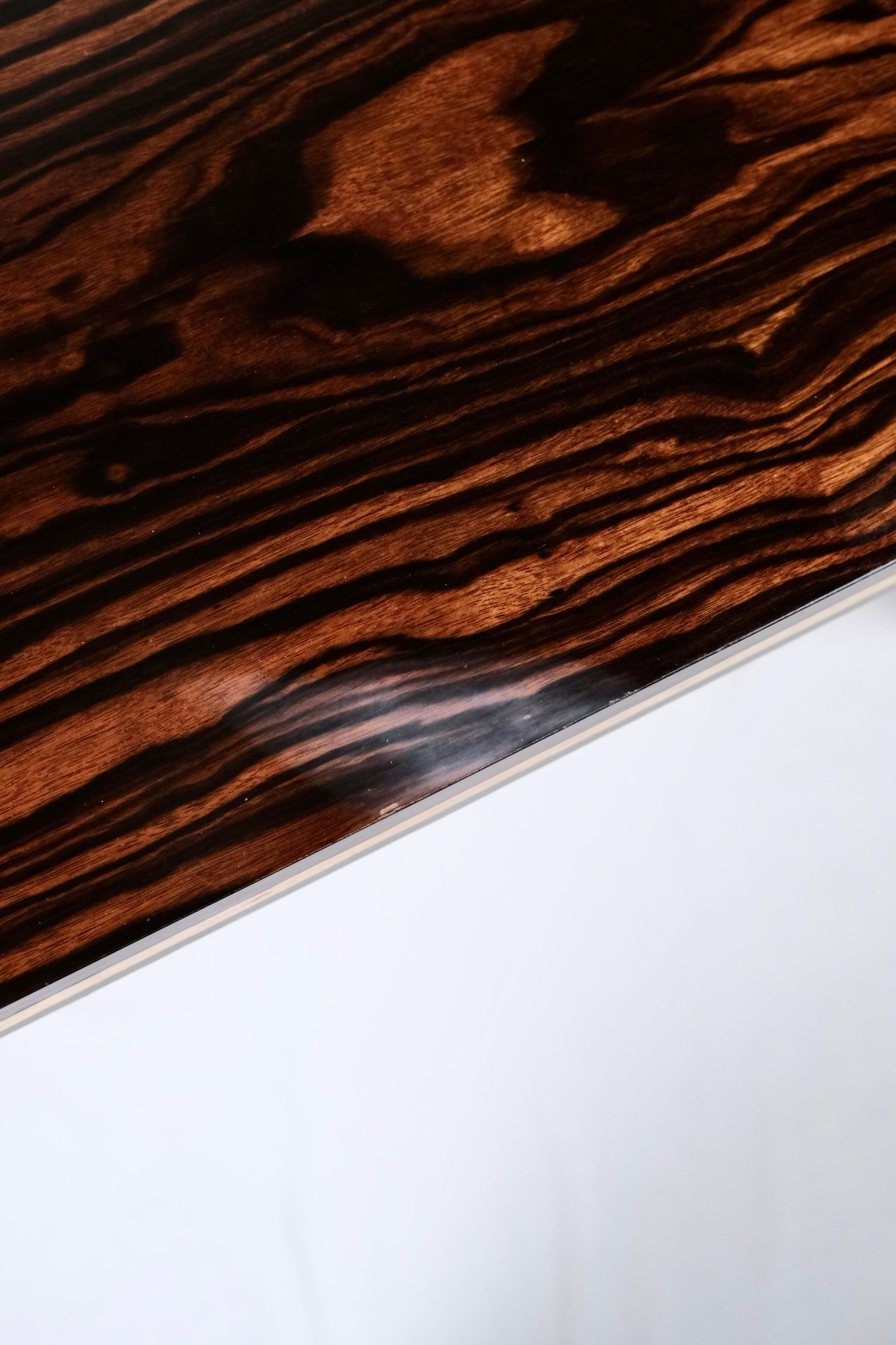 Table de salle à manger de style Memphis, fabriquée en Italie en vente 8