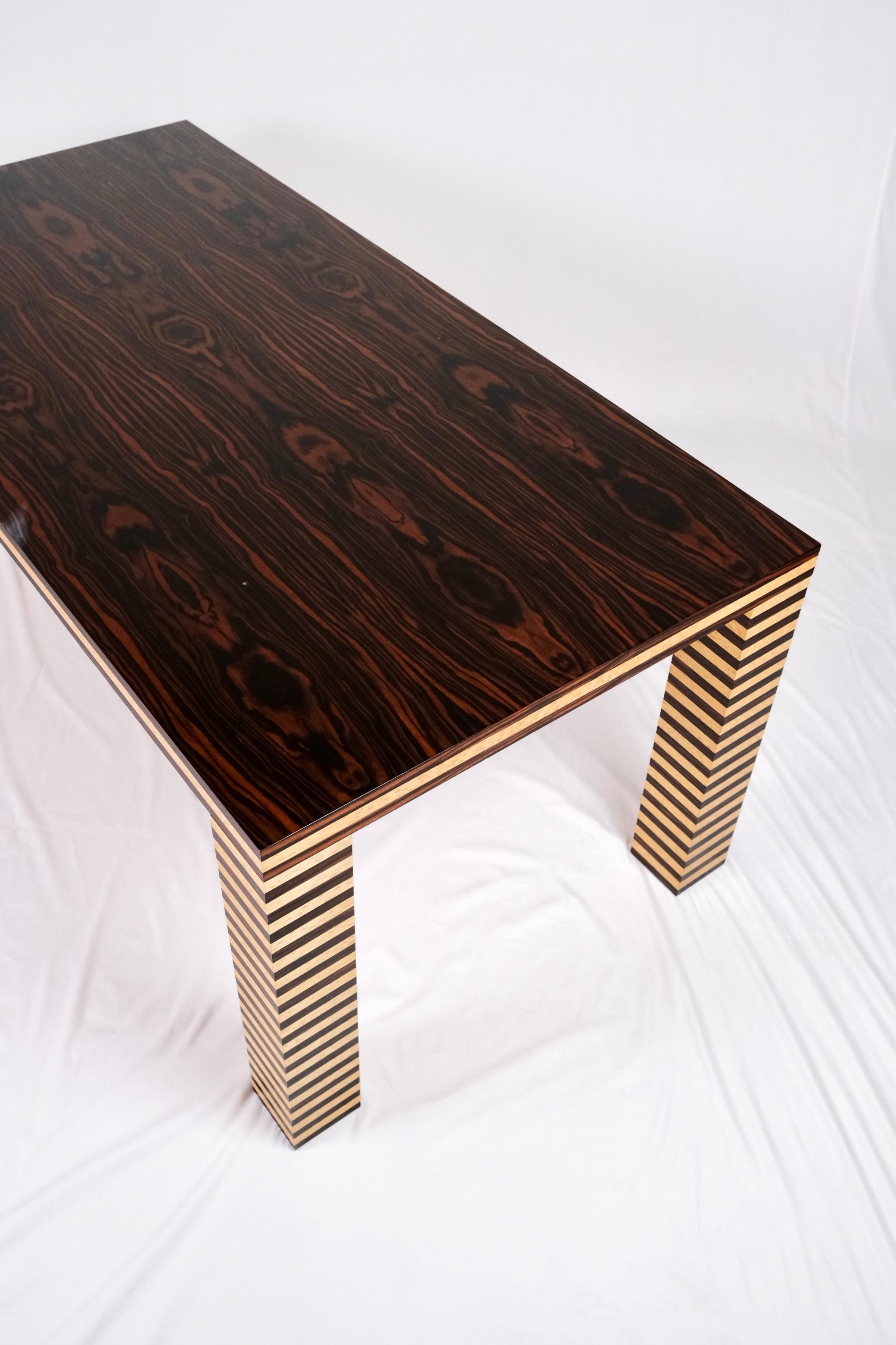 Fin du 20e siècle Table de salle à manger de style Memphis, fabriquée en Italie en vente