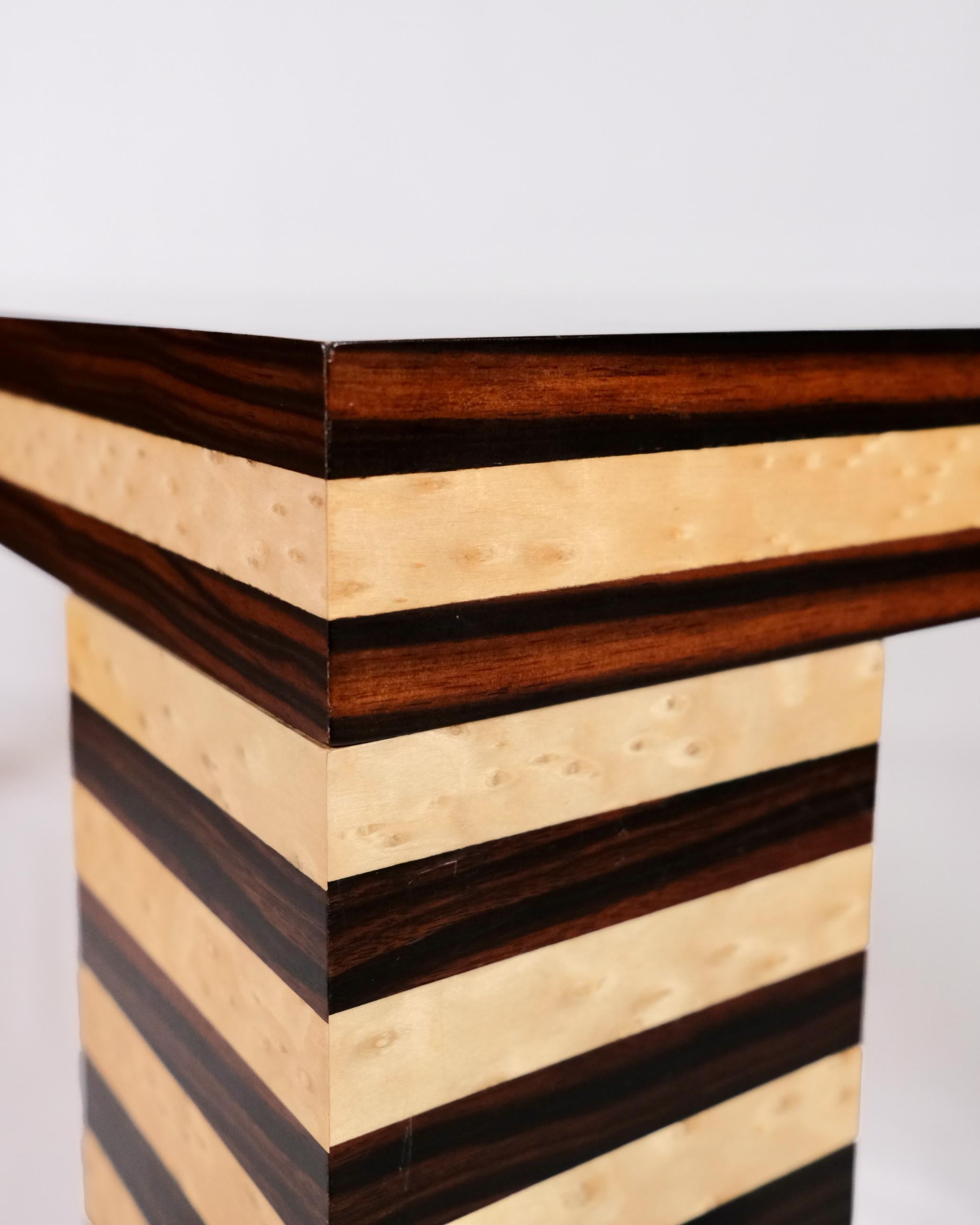 Table de salle à manger de style Memphis, fabriquée en Italie en vente 1