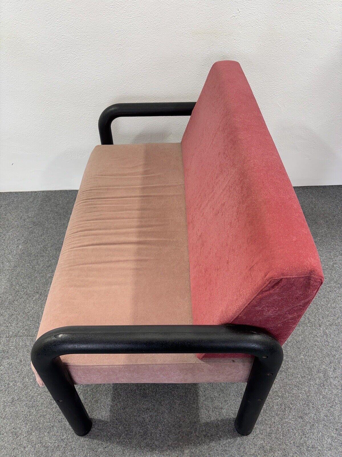 Mousse Canapé deux places style Memphis Design postmoderne Modernisme 1980 en vente