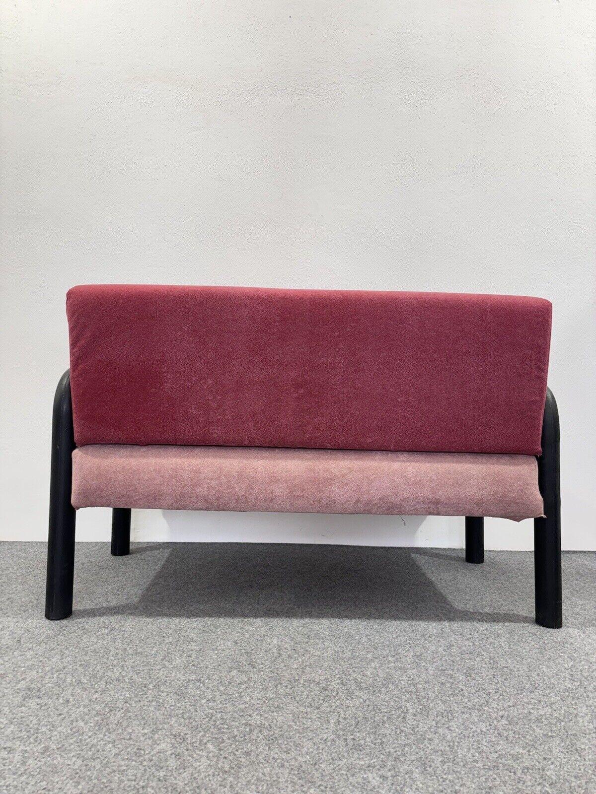 Memphis Style Zweisitzer Sofa Postmodernes Design Modernismus 1980 im Angebot 3