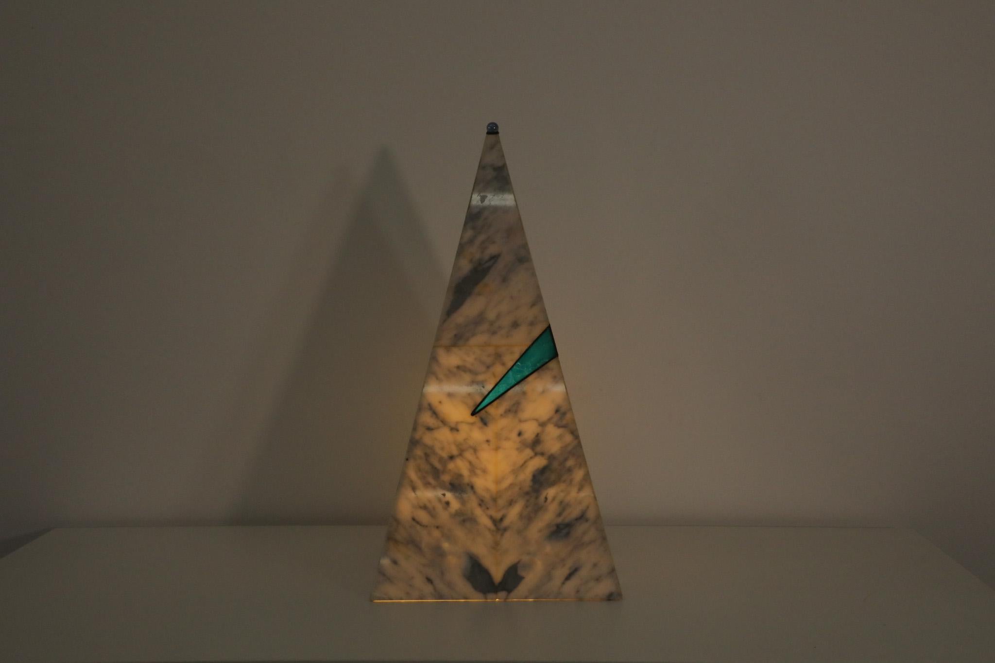 Mid-Century Modern Memphis Style Faux Marble Pyramid Table Lamp with Semi-Transparent Blue Detail For Sale