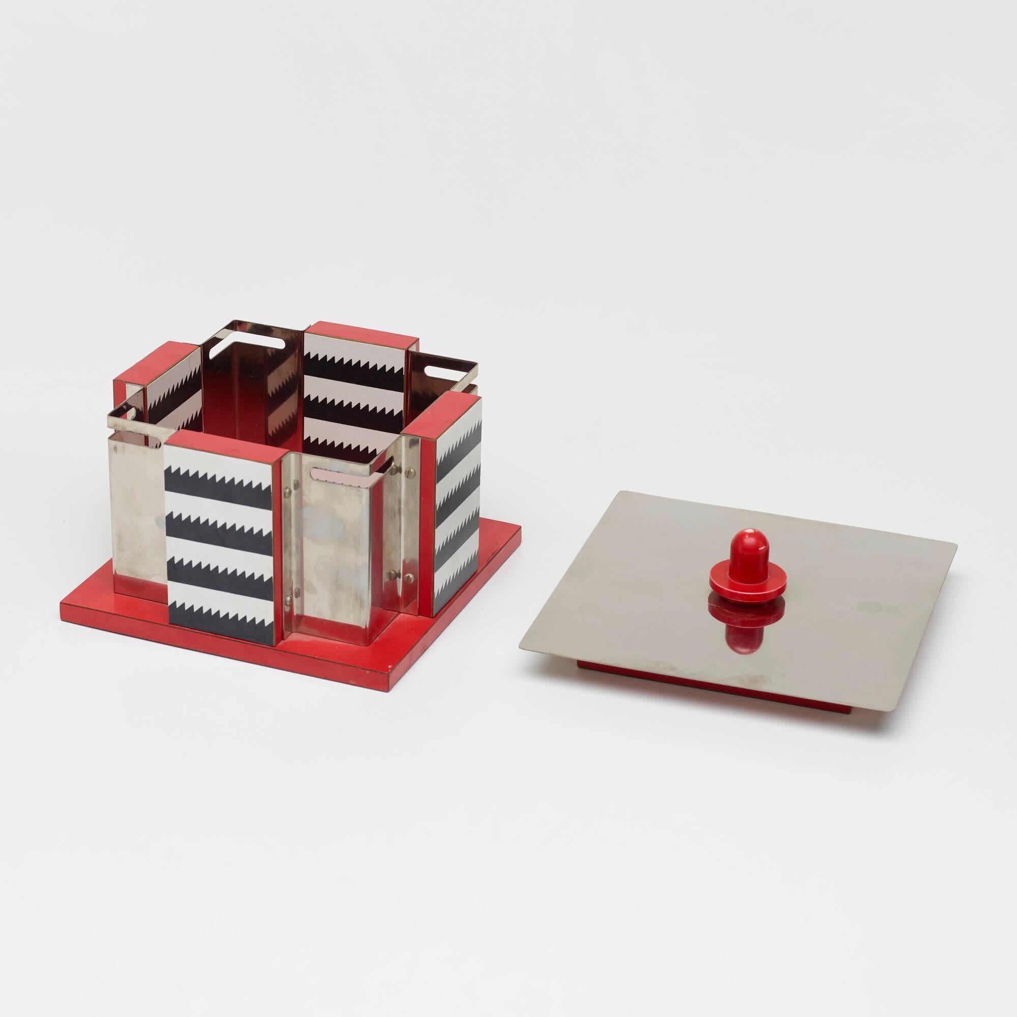 Postmoderno MEMPHIS-style GRACIEUX ACCUEIL Lidded Box (1983) / Nathalie Du Pasquier (France) in vendita