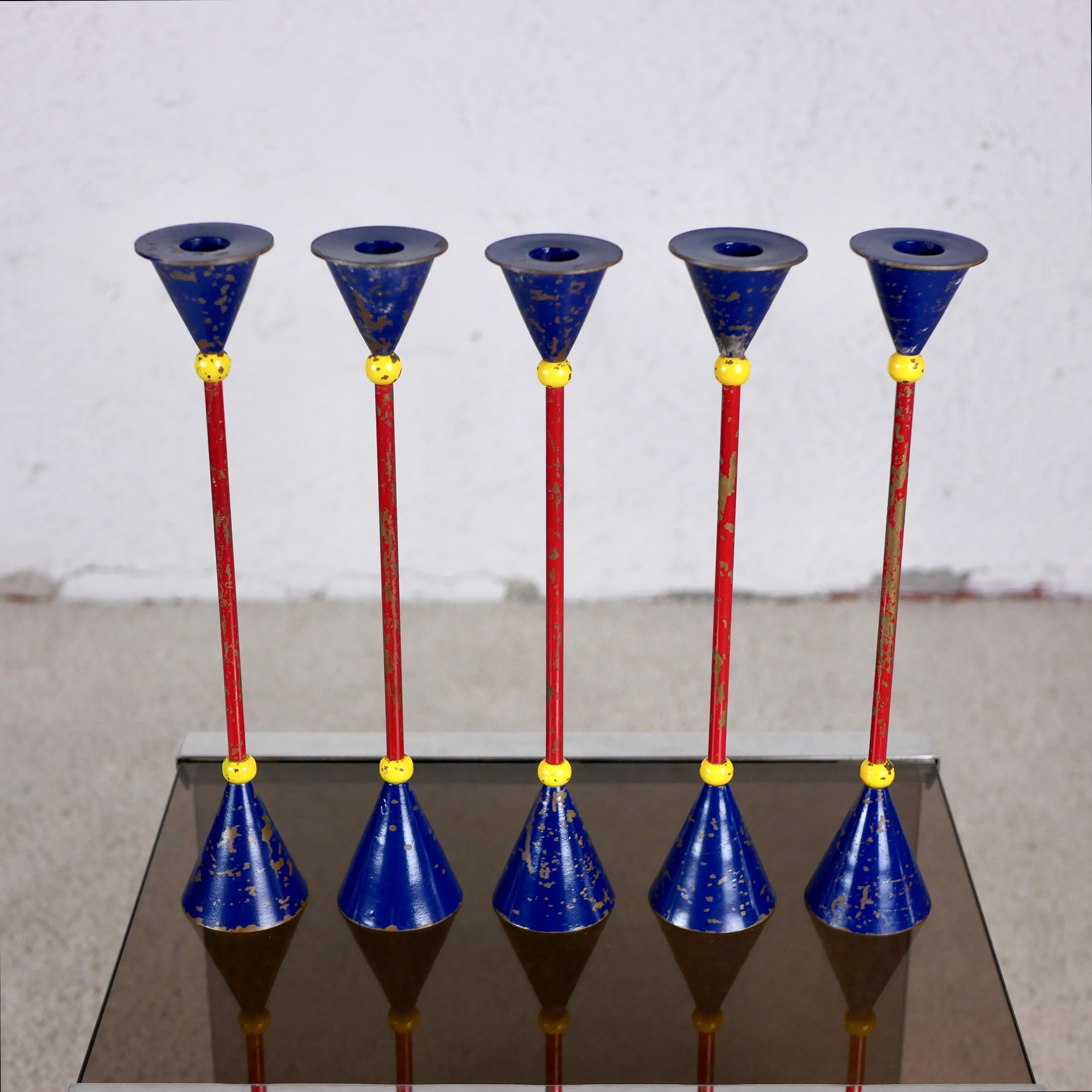 Memphis Style Lacquered Candlesticks In Good Condition In Lyon, FR