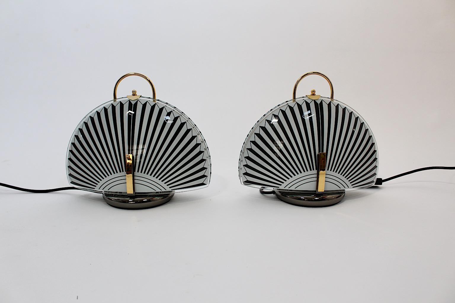 Paire de lampes de chevet The Modernity Lampes de table Noir Blanc Verre 1990 en vente 6
