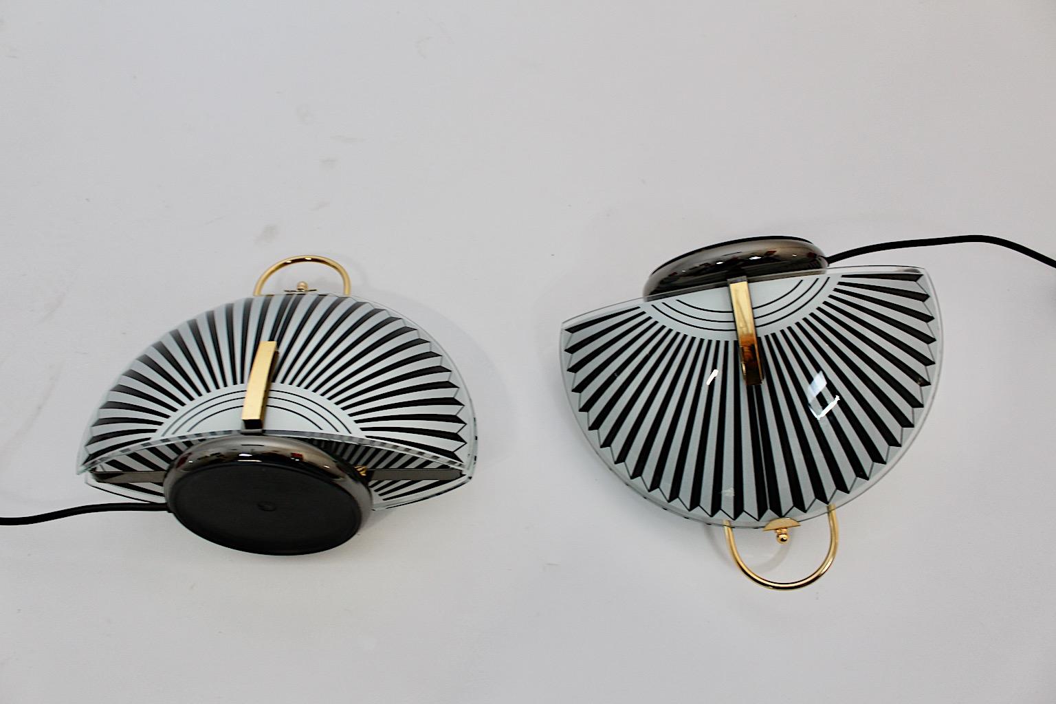 Paire de lampes de chevet The Modernity Lampes de table Noir Blanc Verre 1990 en vente 13