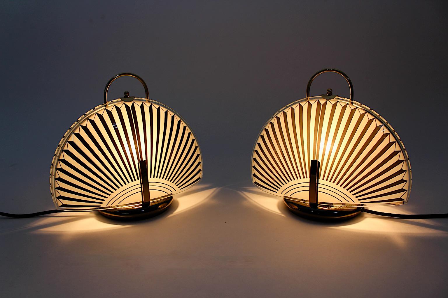 italien Paire de lampes de chevet The Modernity Lampes de table Noir Blanc Verre 1990 en vente