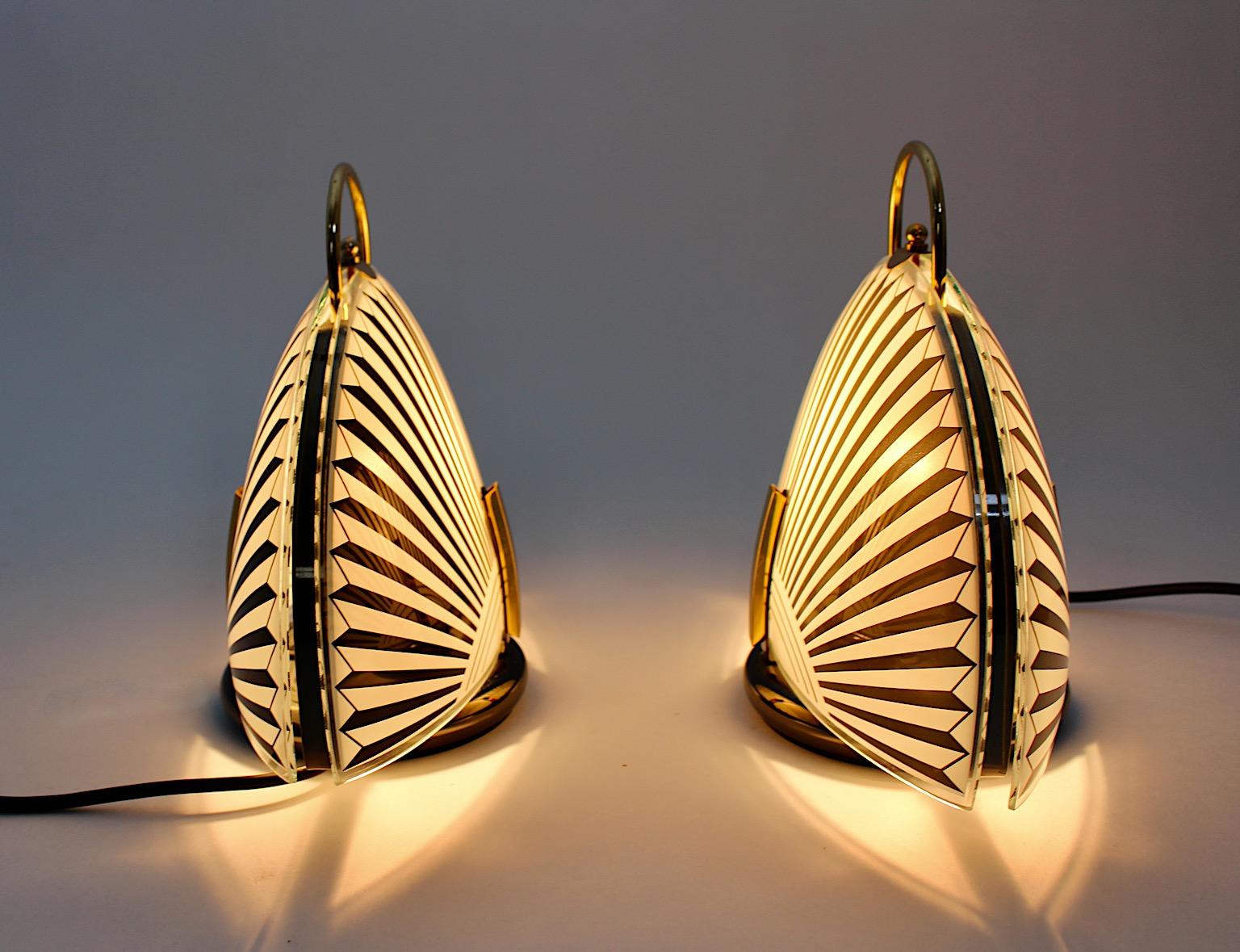 20ième siècle Paire de lampes de chevet The Modernity Lampes de table Noir Blanc Verre 1990 en vente