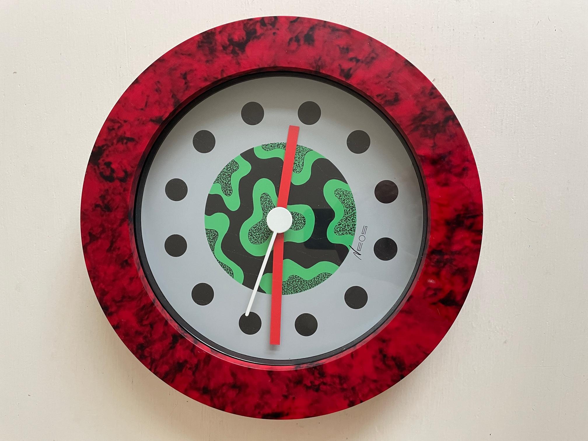 Memphis Style Nathalie du Pasquier & George Sowden Turtle Wall Clock - Neos In Excellent Condition In ROTTERDAM, ZH